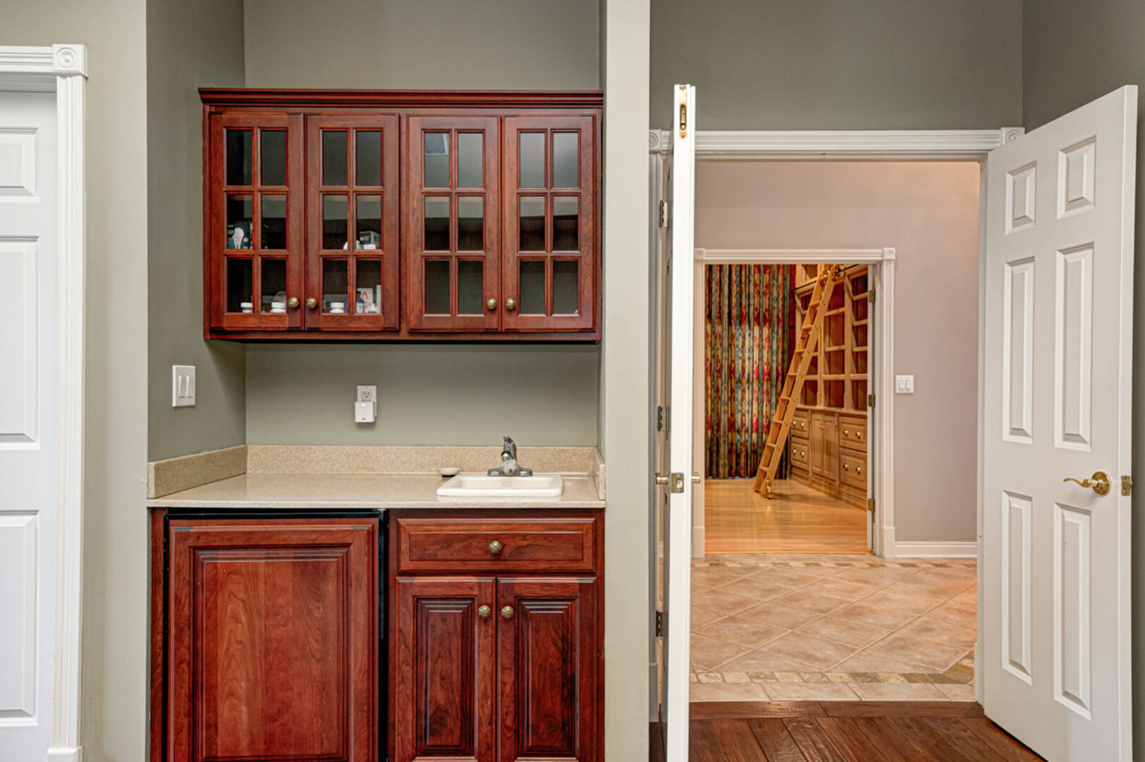 8101 Wellsbrook Dr. Indianapolis, IN 46278