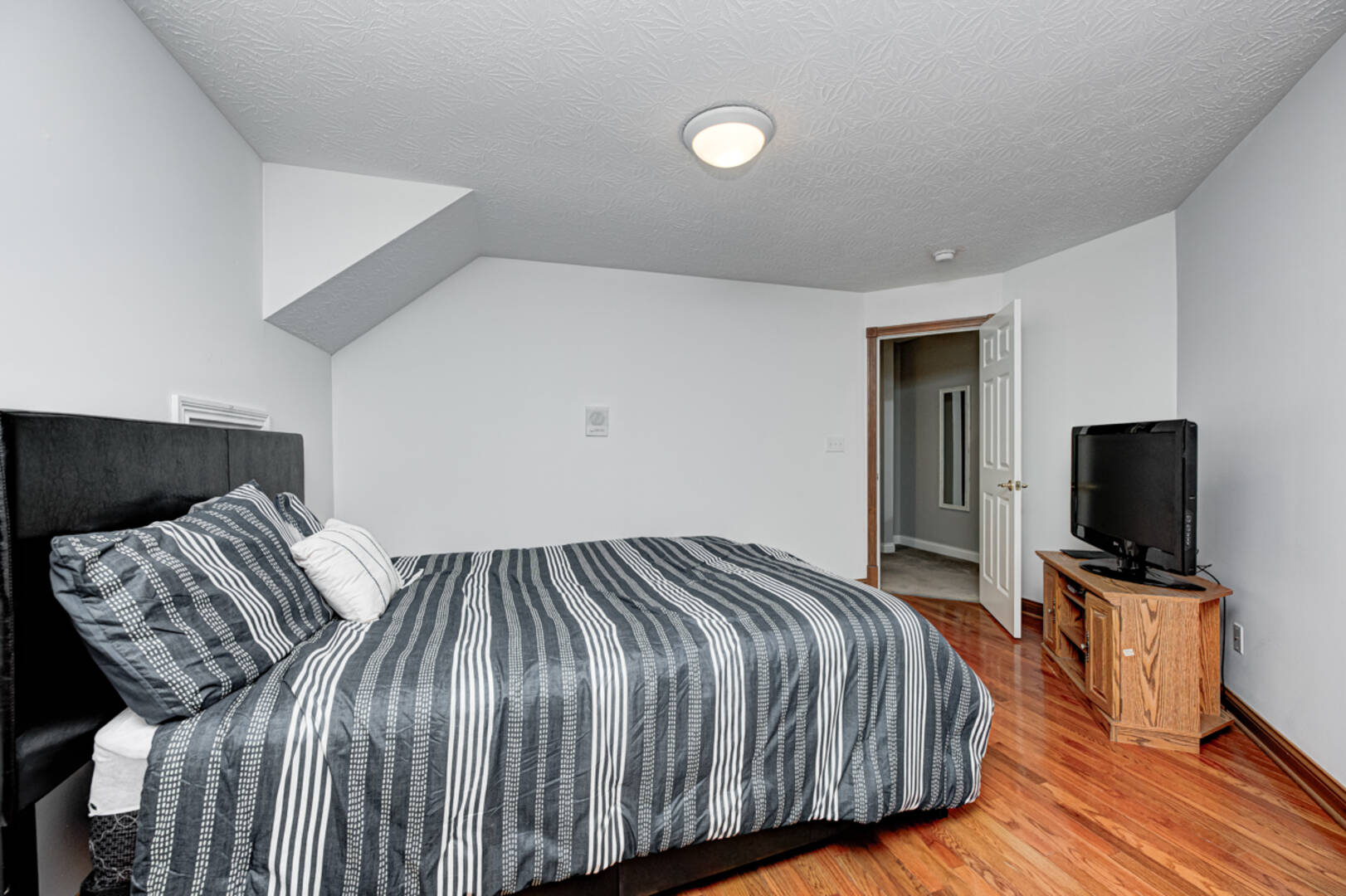 8101 Wellsbrook Dr. Indianapolis, IN 46278