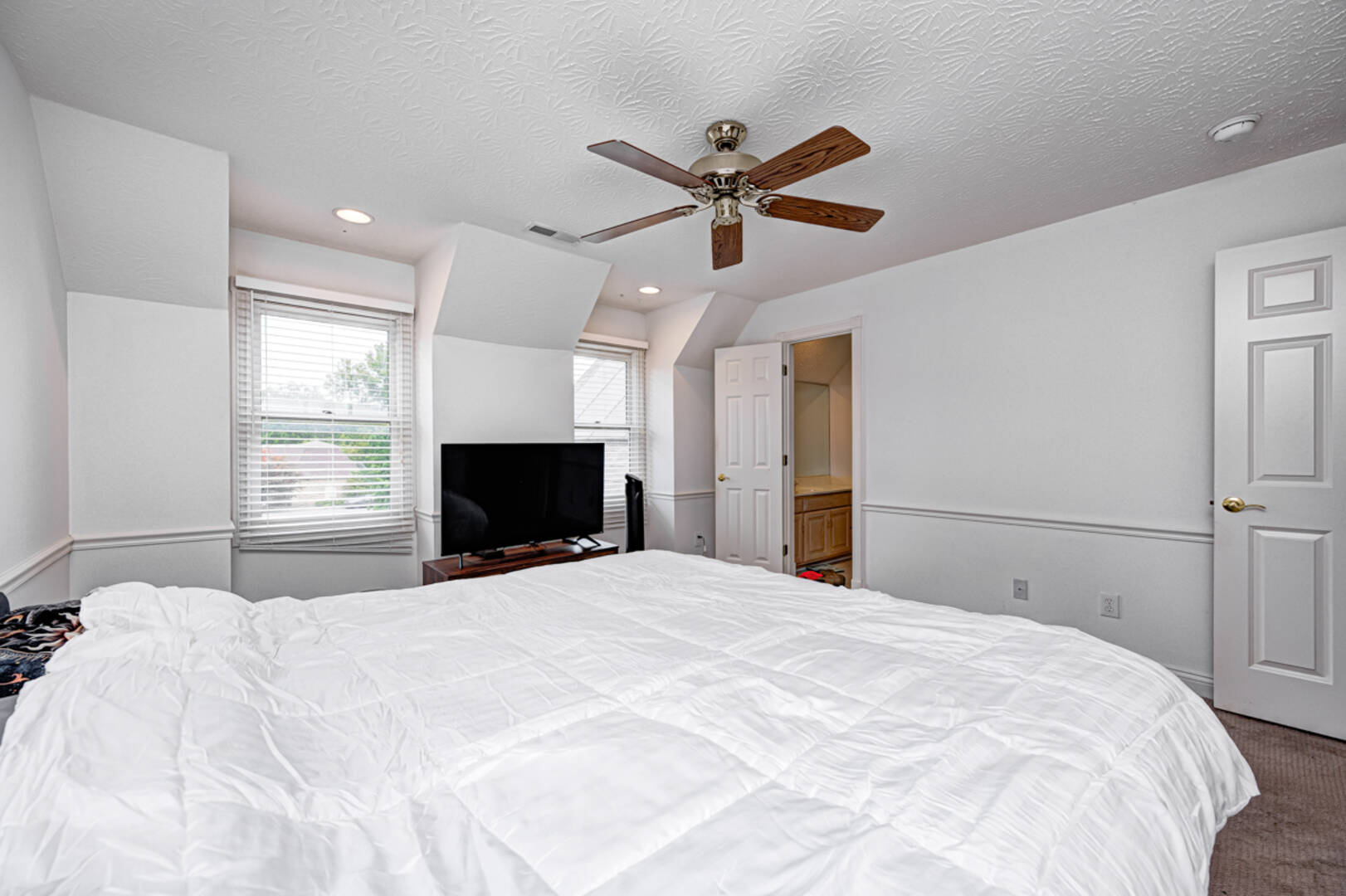 8101 Wellsbrook Dr. Indianapolis, IN 46278