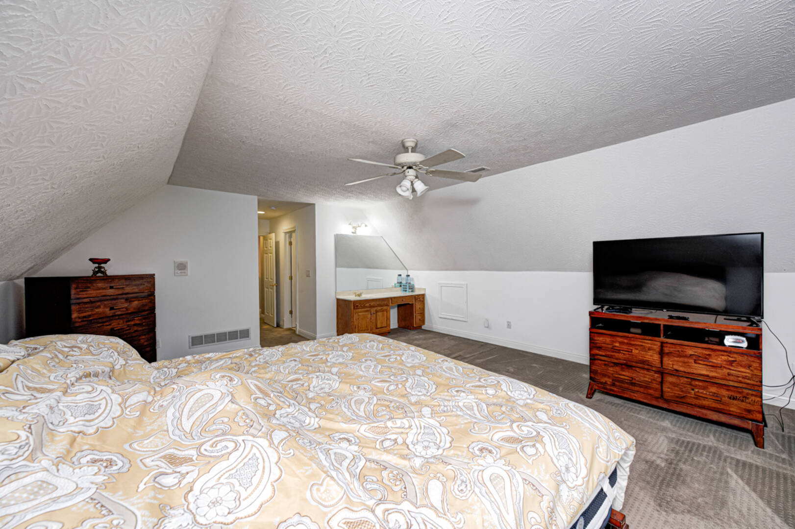 8101 Wellsbrook Dr. Indianapolis, IN 46278