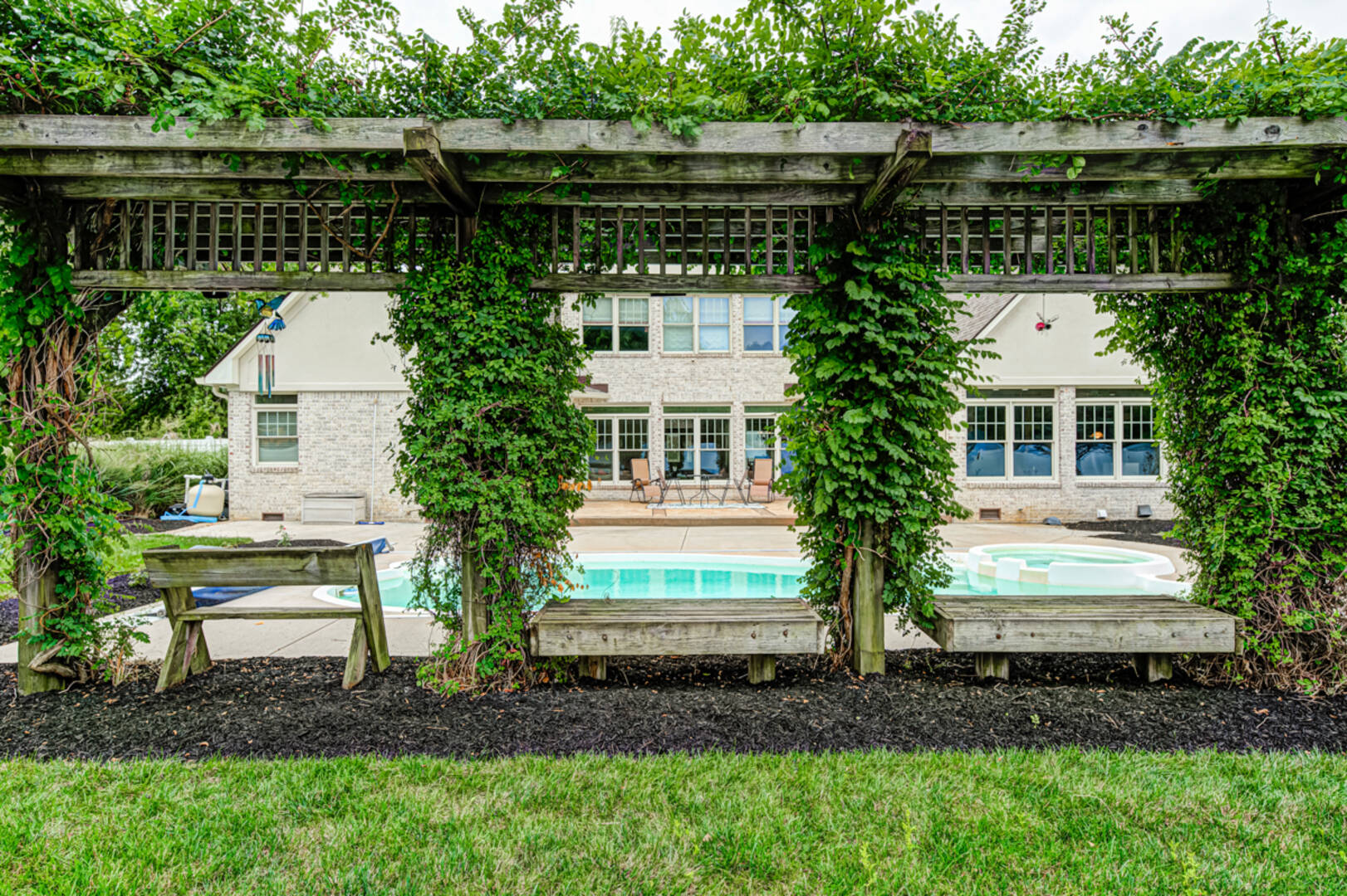 8101 Wellsbrook Dr. Indianapolis, IN 46278