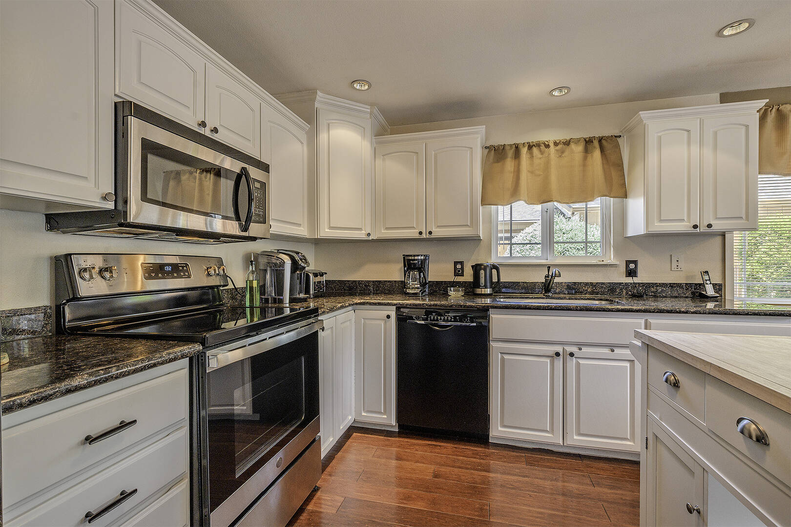 377 NW 183rd Ave Beaverton, OR 97006