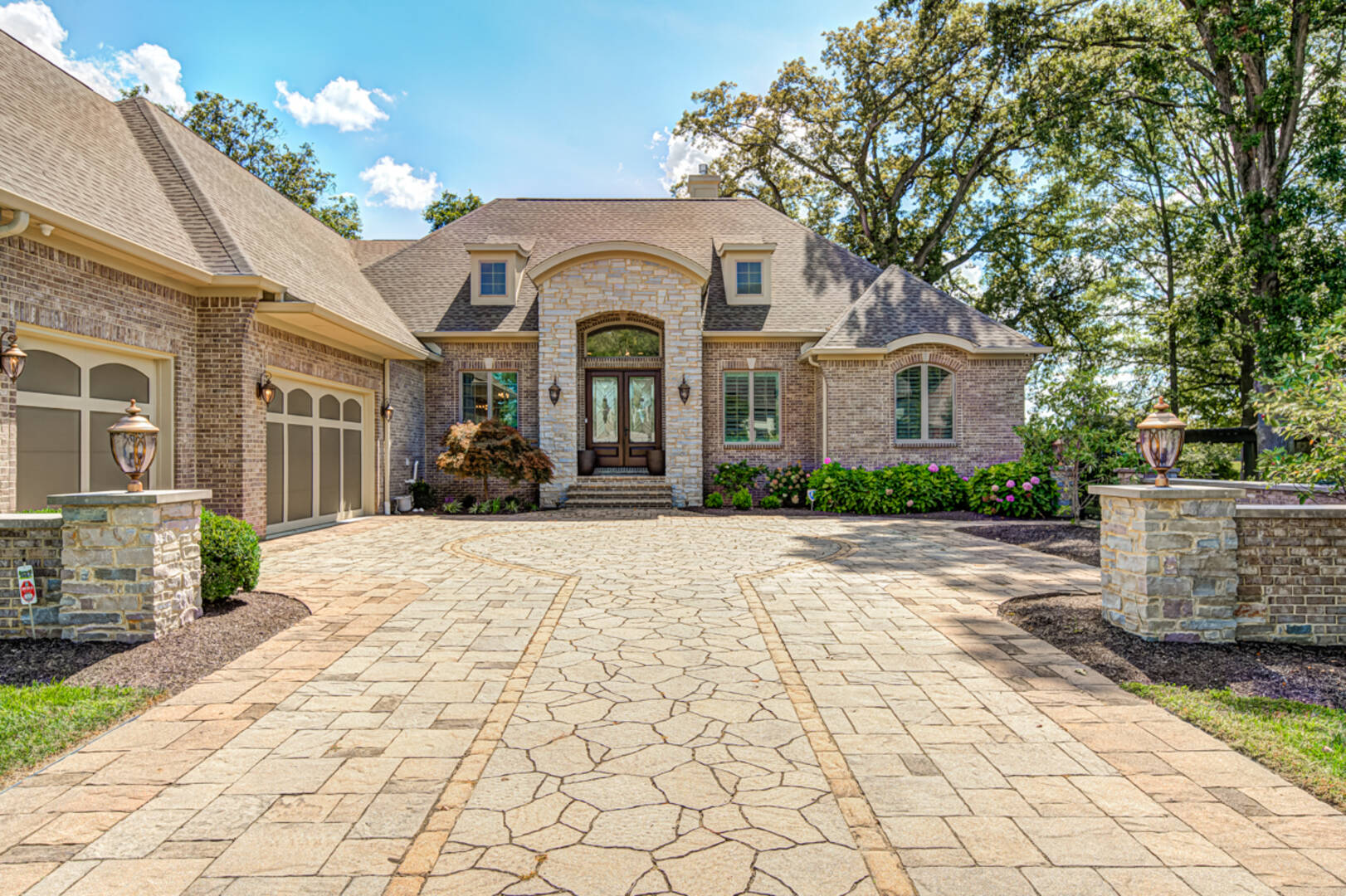 8905 Stonebriar Dr.,  Indianapolis, IN 46259