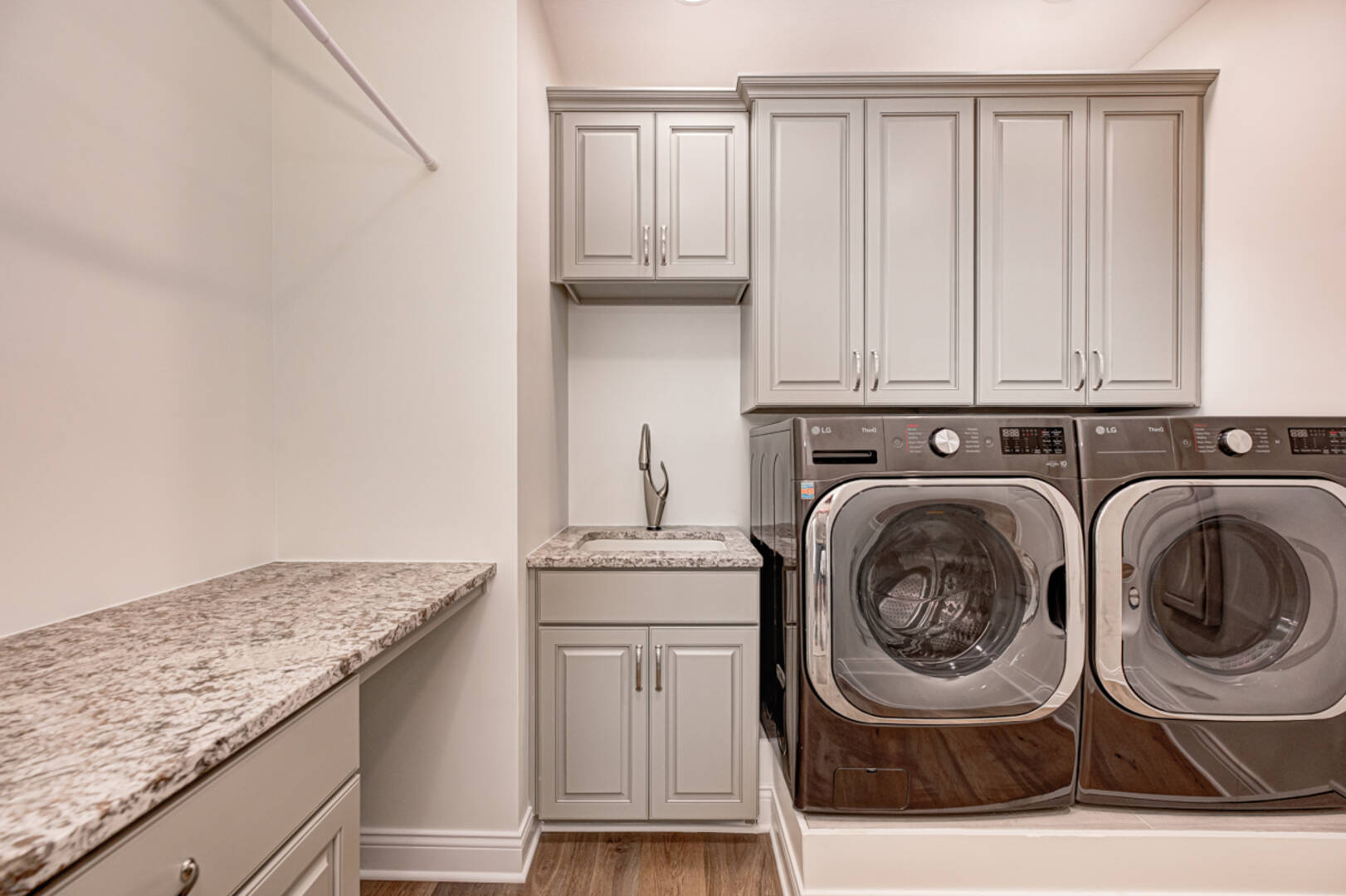 8905 Stonebriar Dr.,  Indianapolis, IN 46259