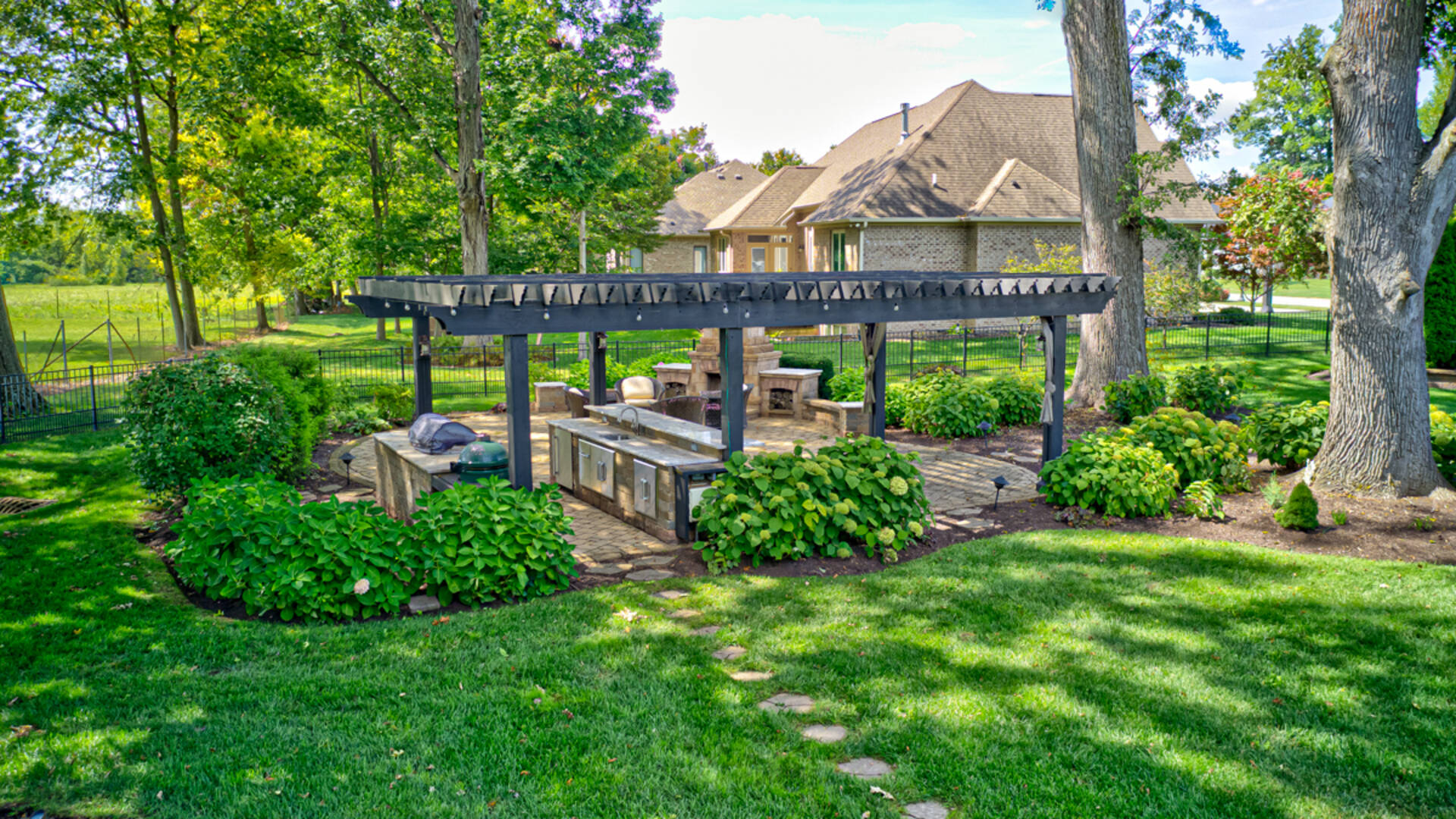 8905 Stonebriar Dr.,  Indianapolis, IN 46259