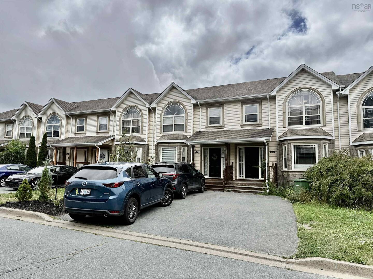 201 Nadia Dr Dartmouth, NS B3A0B1