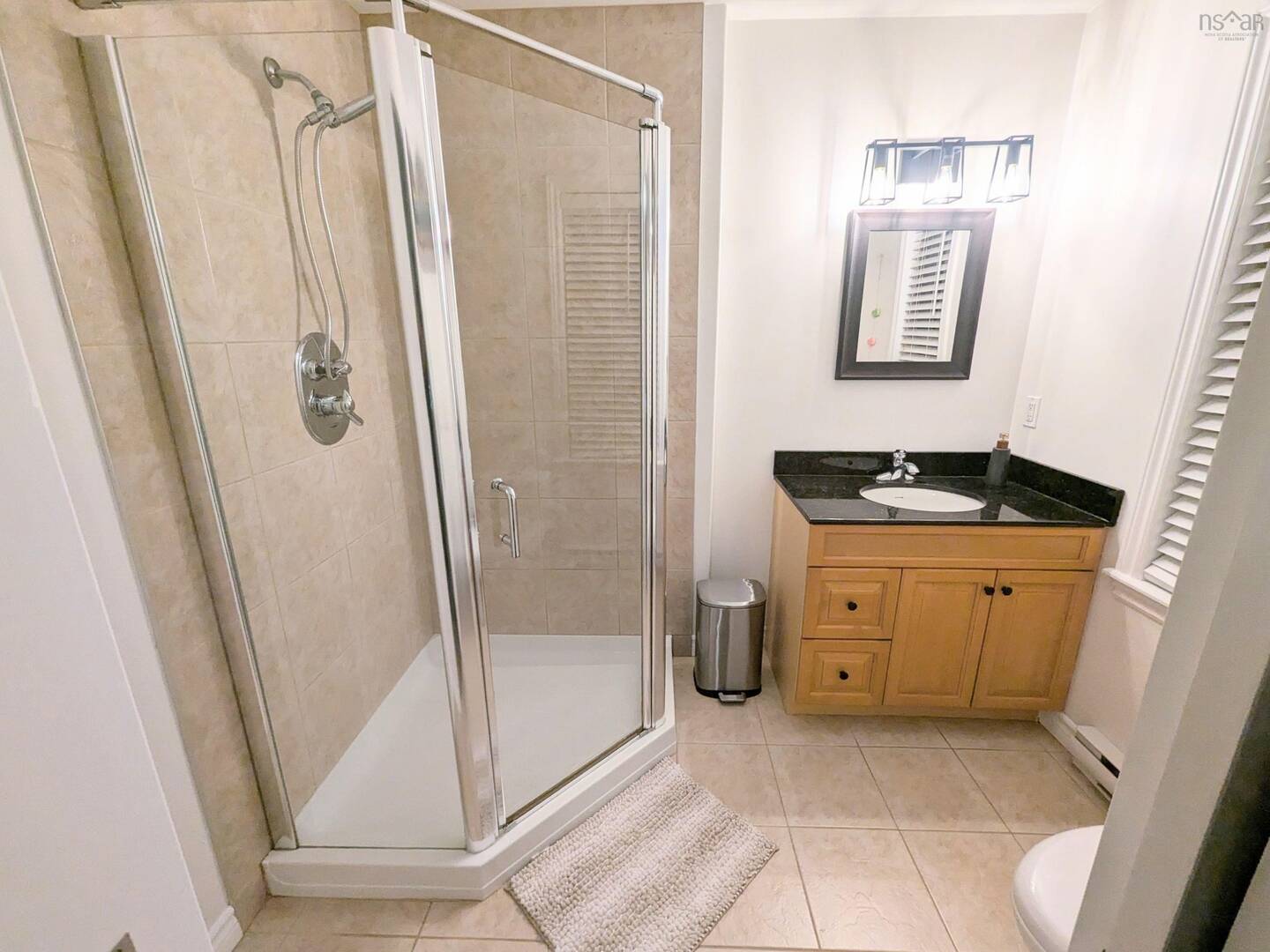 201 Nadia Dr Dartmouth, NS B3A0B1
