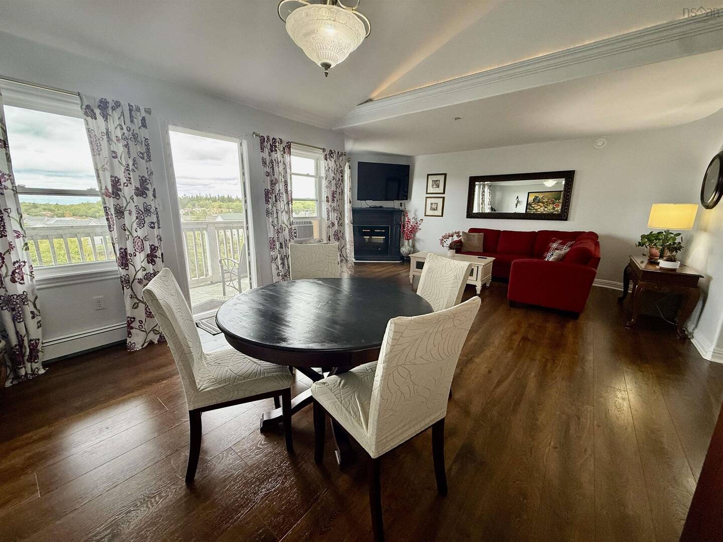 411 512 Parkland Dr Halifax, NS B3S1N1