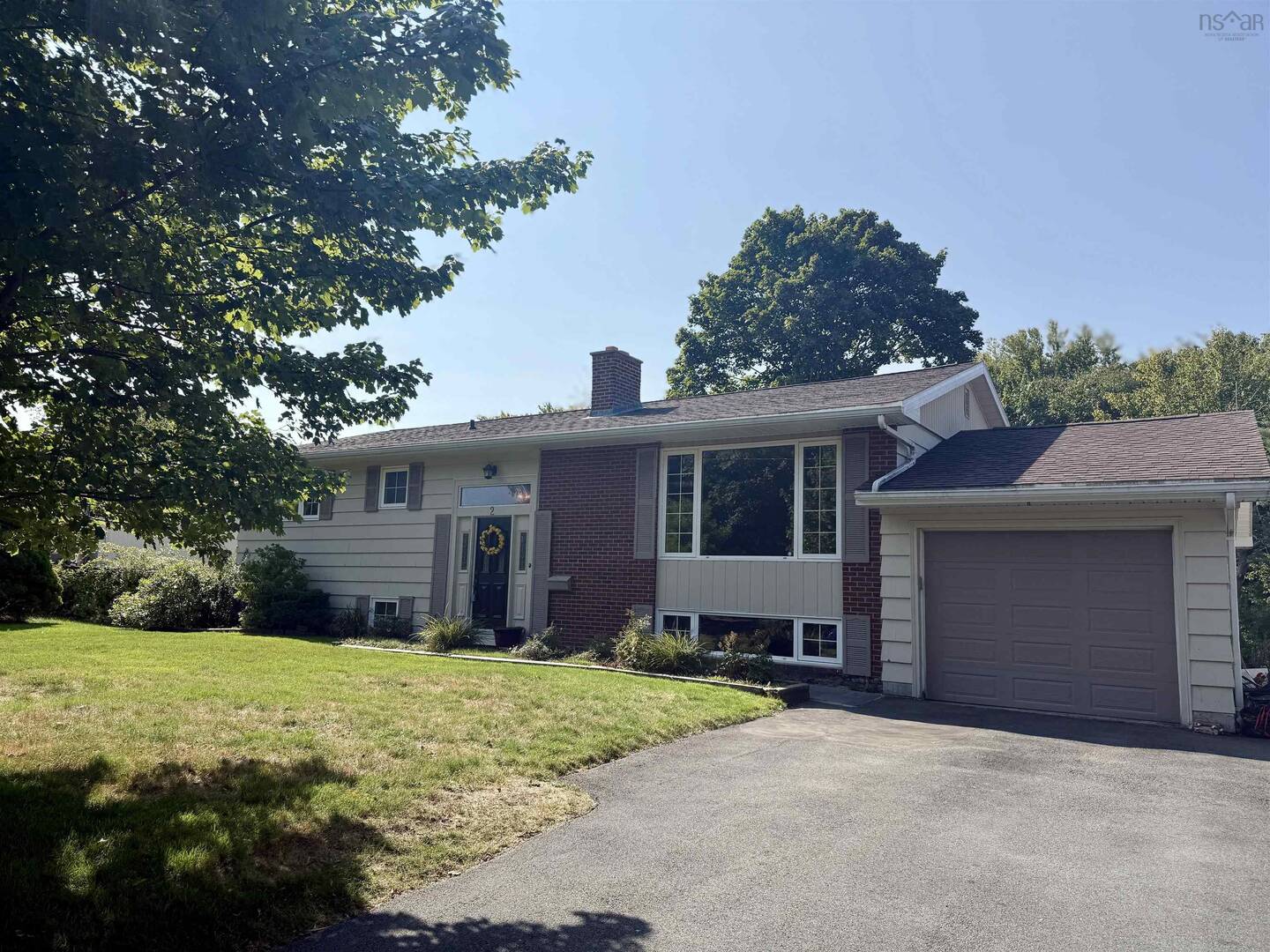 2 Laurentian Dr Halifax, NS B3M3G3