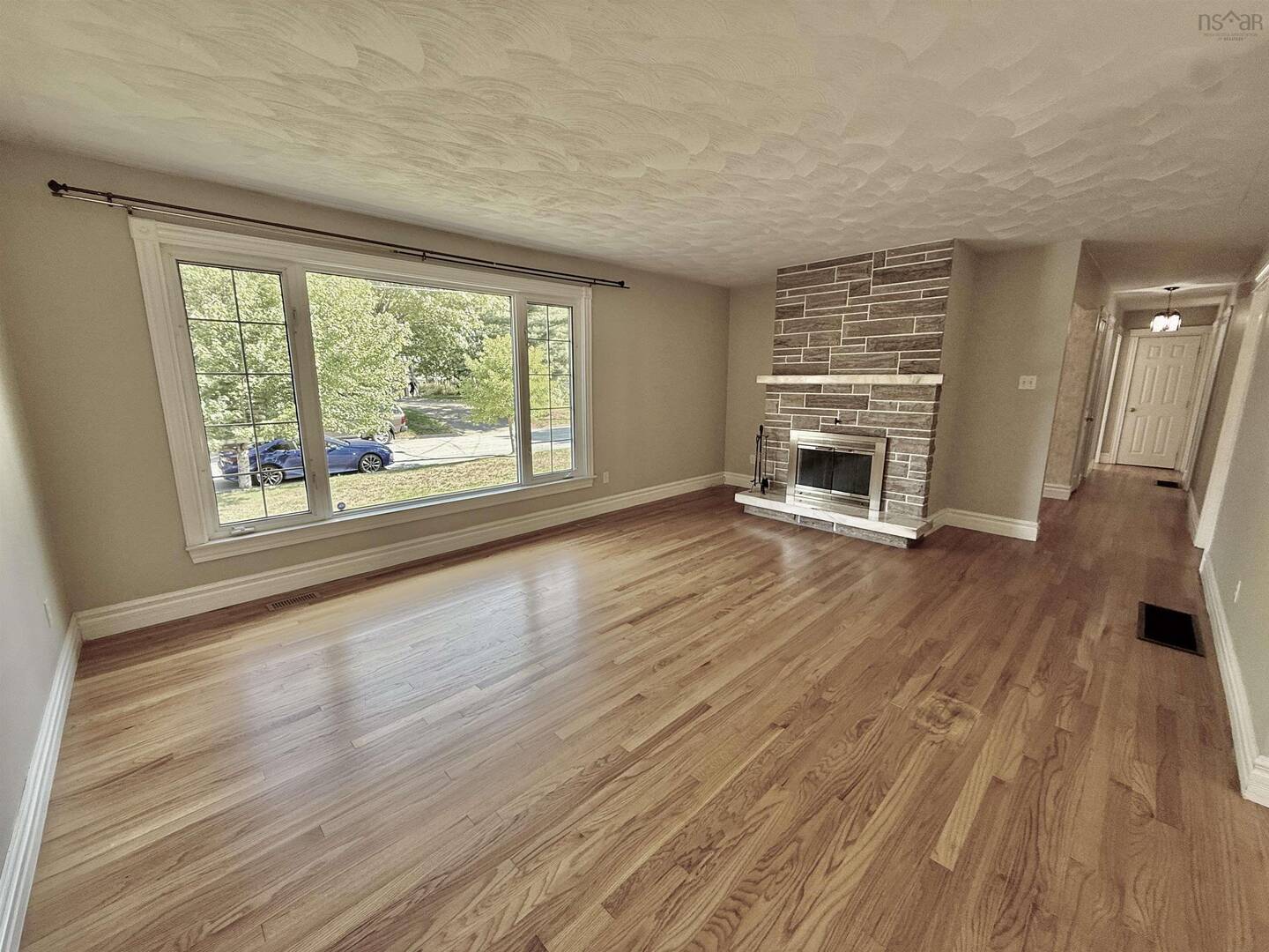 2 Laurentian Dr Halifax, NS B3M3G3