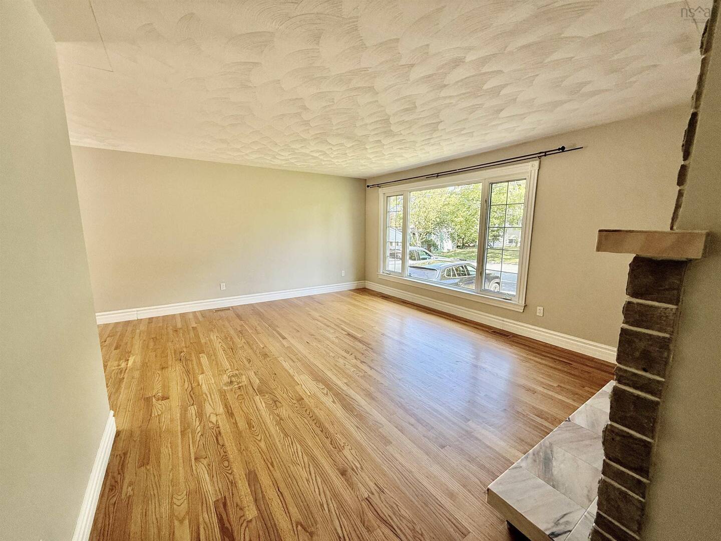 2 Laurentian Dr Halifax, NS B3M3G3