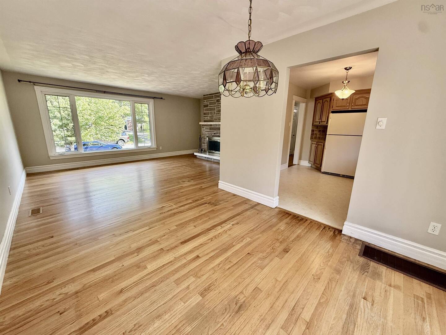 2 Laurentian Dr Halifax, NS B3M3G3