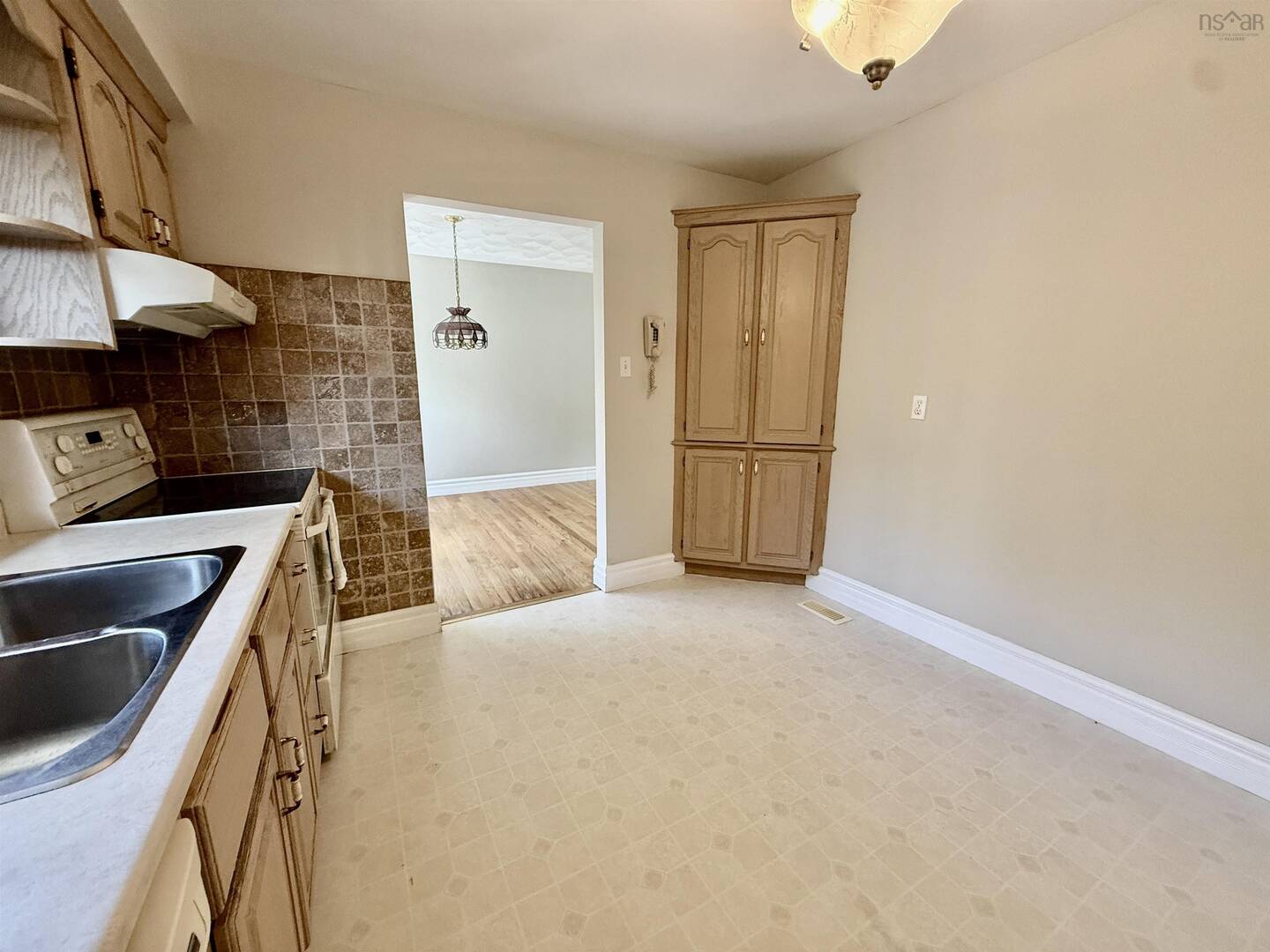 2 Laurentian Dr Halifax, NS B3M3G3