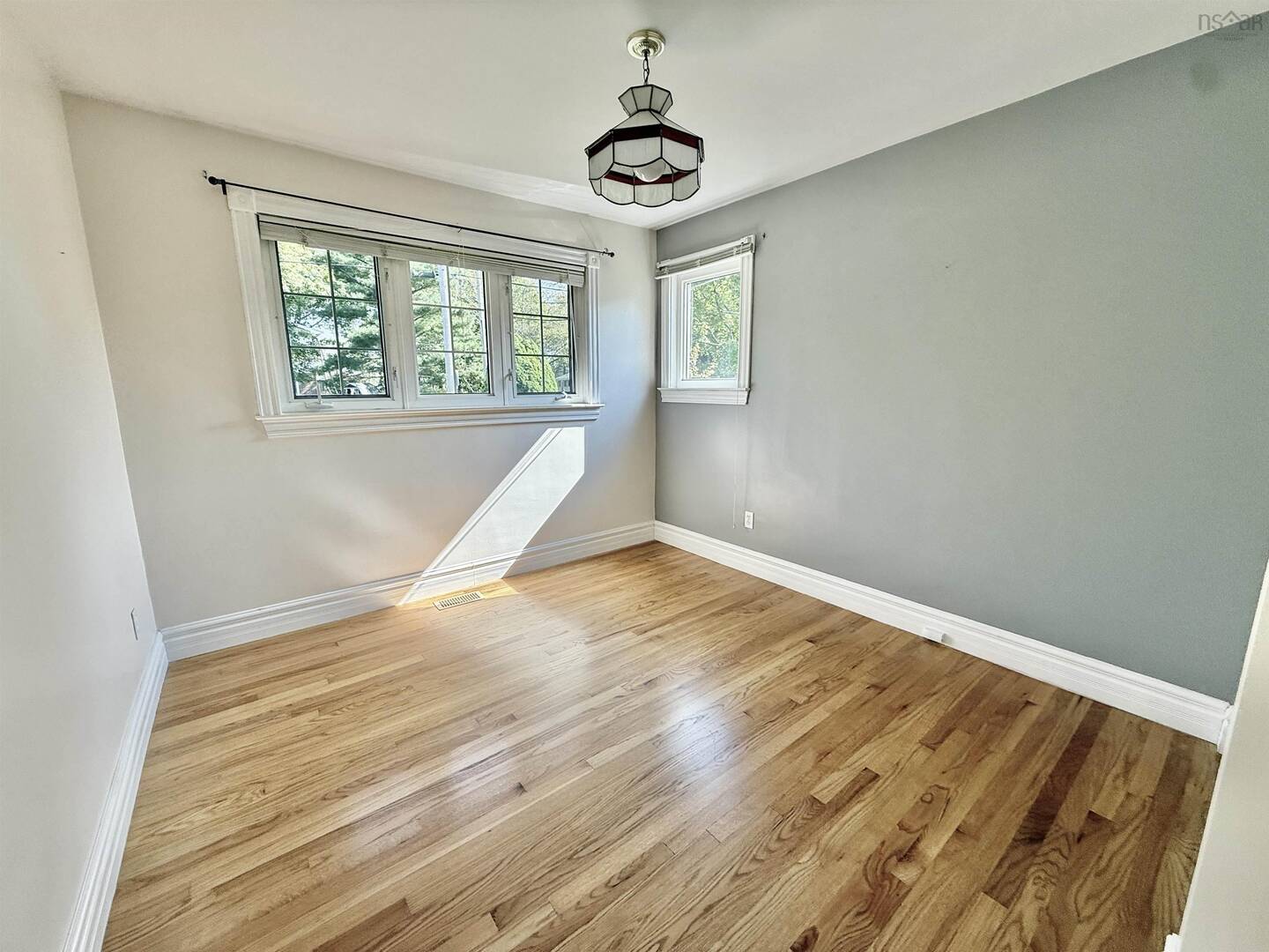 2 Laurentian Dr Halifax, NS B3M3G3