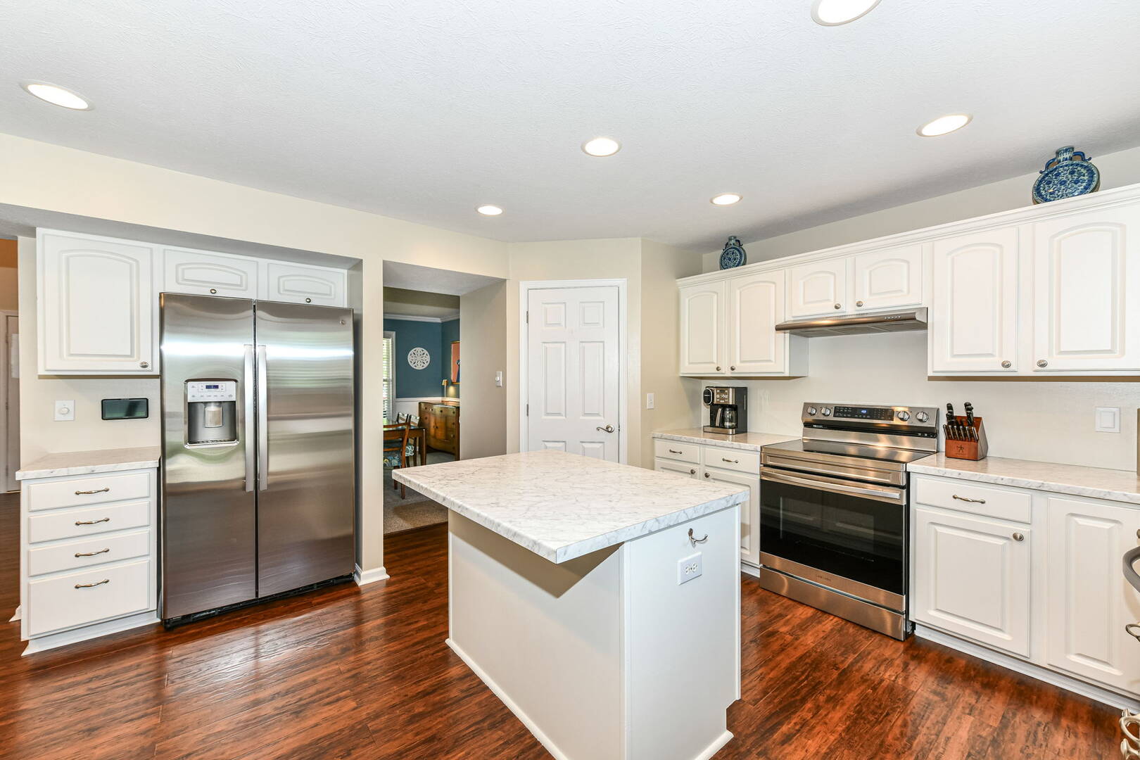 13044 Sweet Briar Pkwy  Fishers, IN 46038