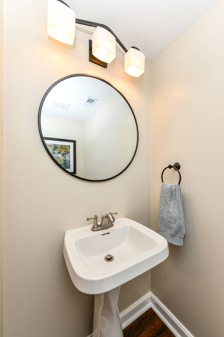 13044 Sweet Briar Pkwy  Fishers, IN 46038