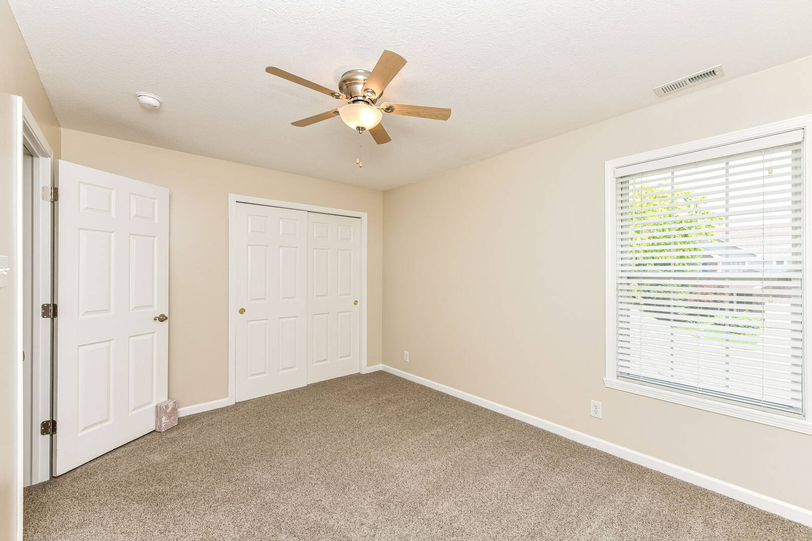 13044 Sweet Briar Pkwy  Fishers, IN 46038