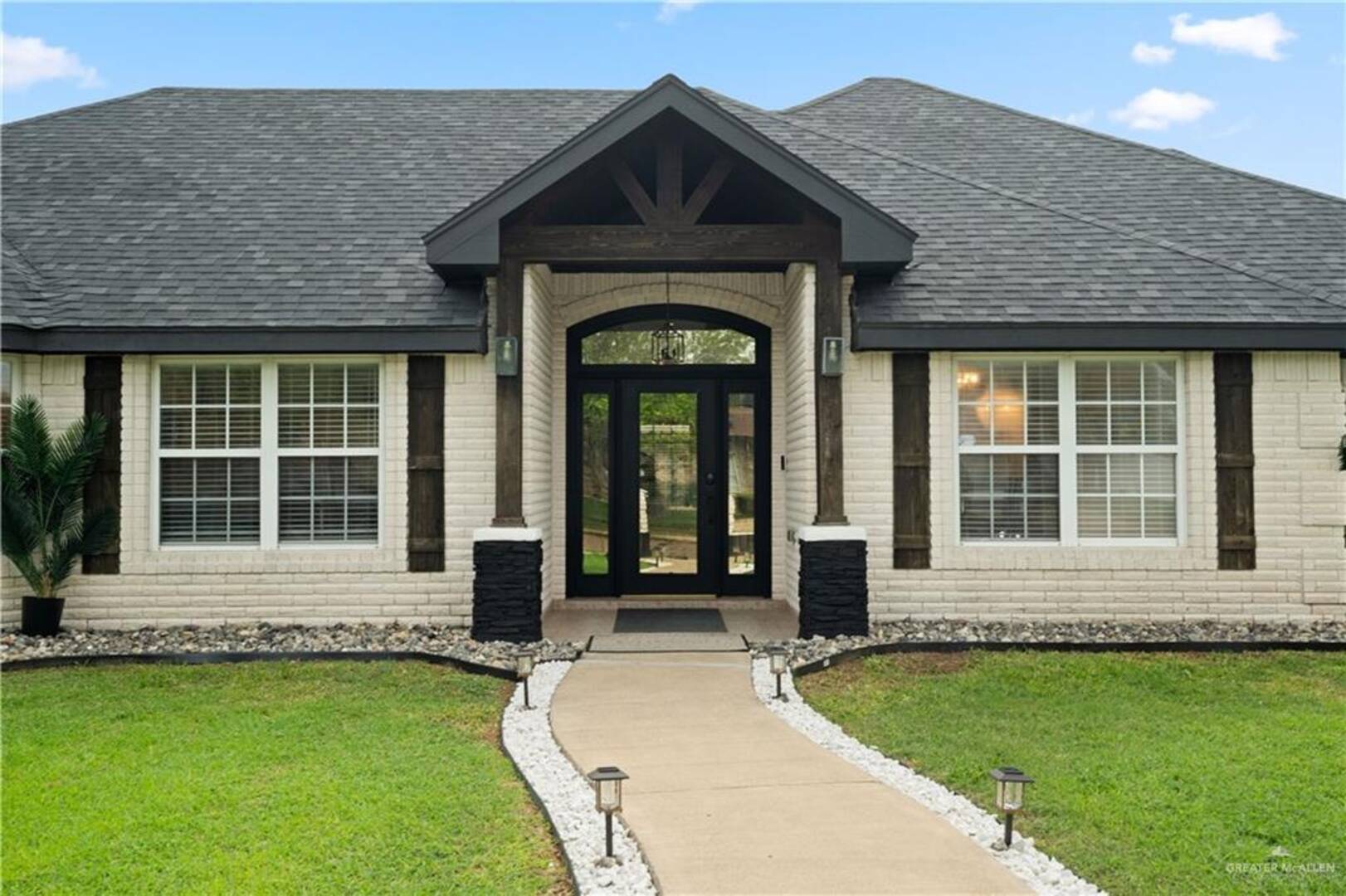 886 Quail Hollow Dr Weslaco, TX 78596