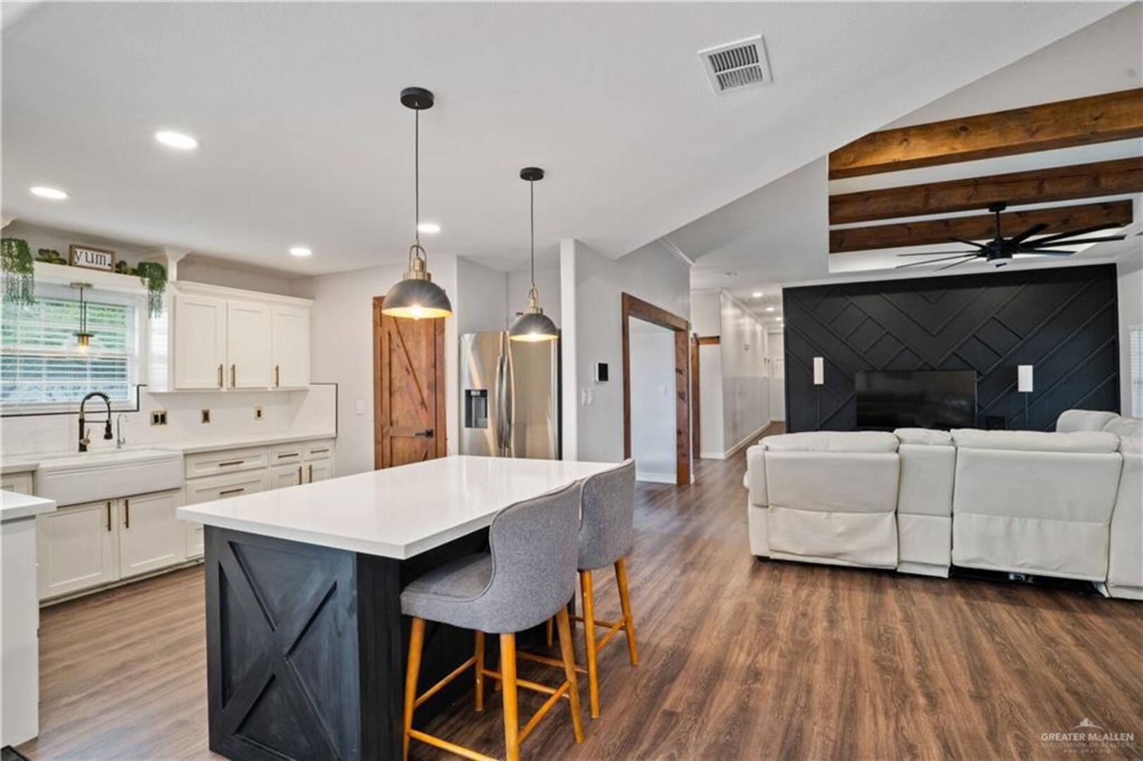 886 Quail Hollow Dr Weslaco, TX 78596