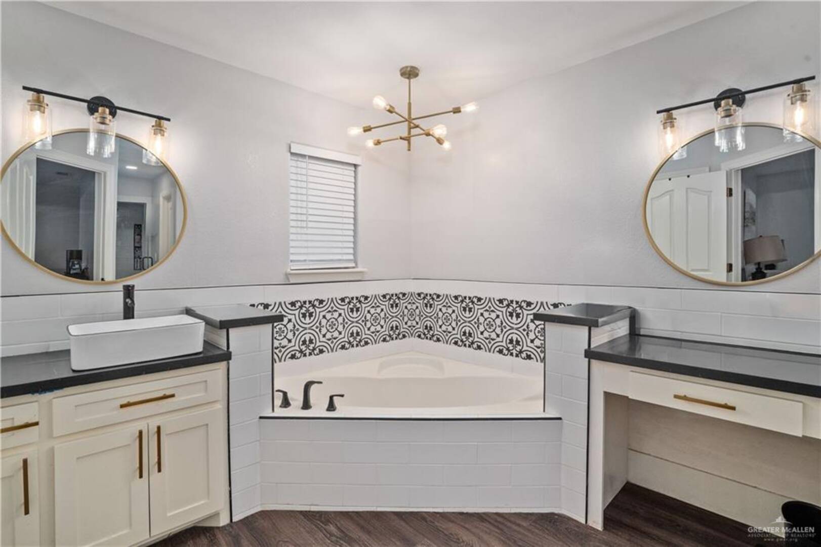 886 Quail Hollow Dr Weslaco, TX 78596