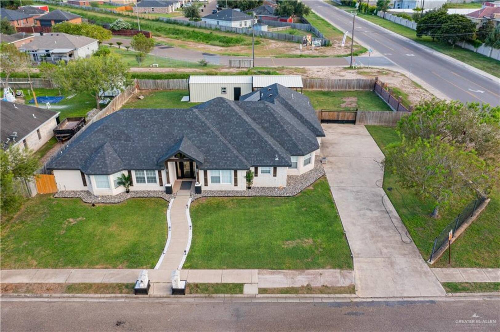 886 Quail Hollow Dr Weslaco, TX 78596