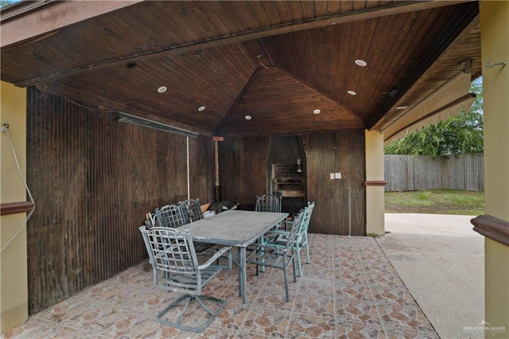 2307 E 27th St Mission, TX 78574