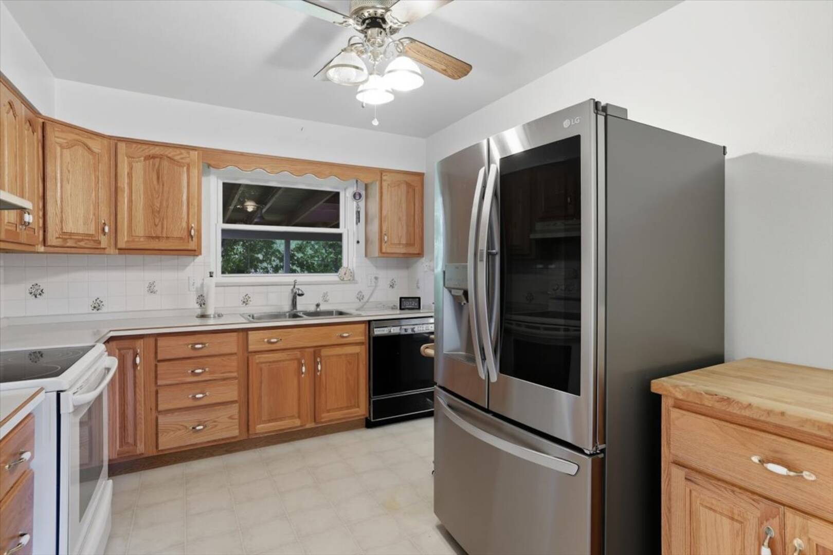 1735 Wooten Road Colorado Springs, CO 80915