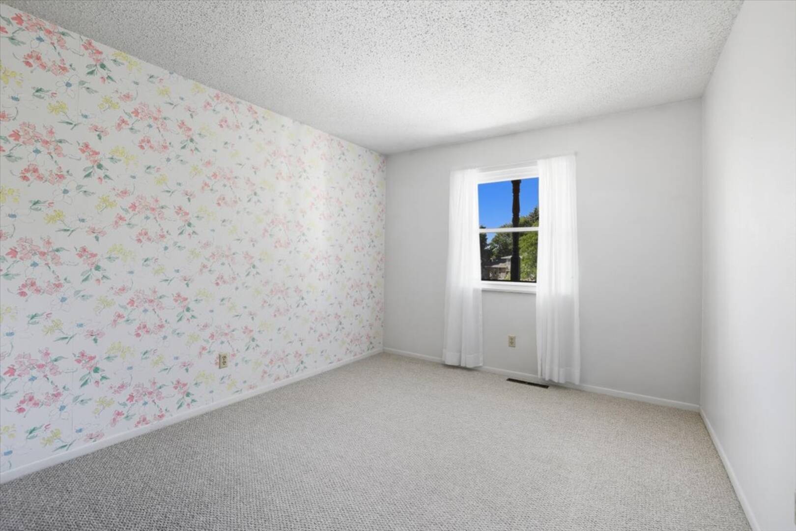 1735 Wooten Road Colorado Springs, CO 80915