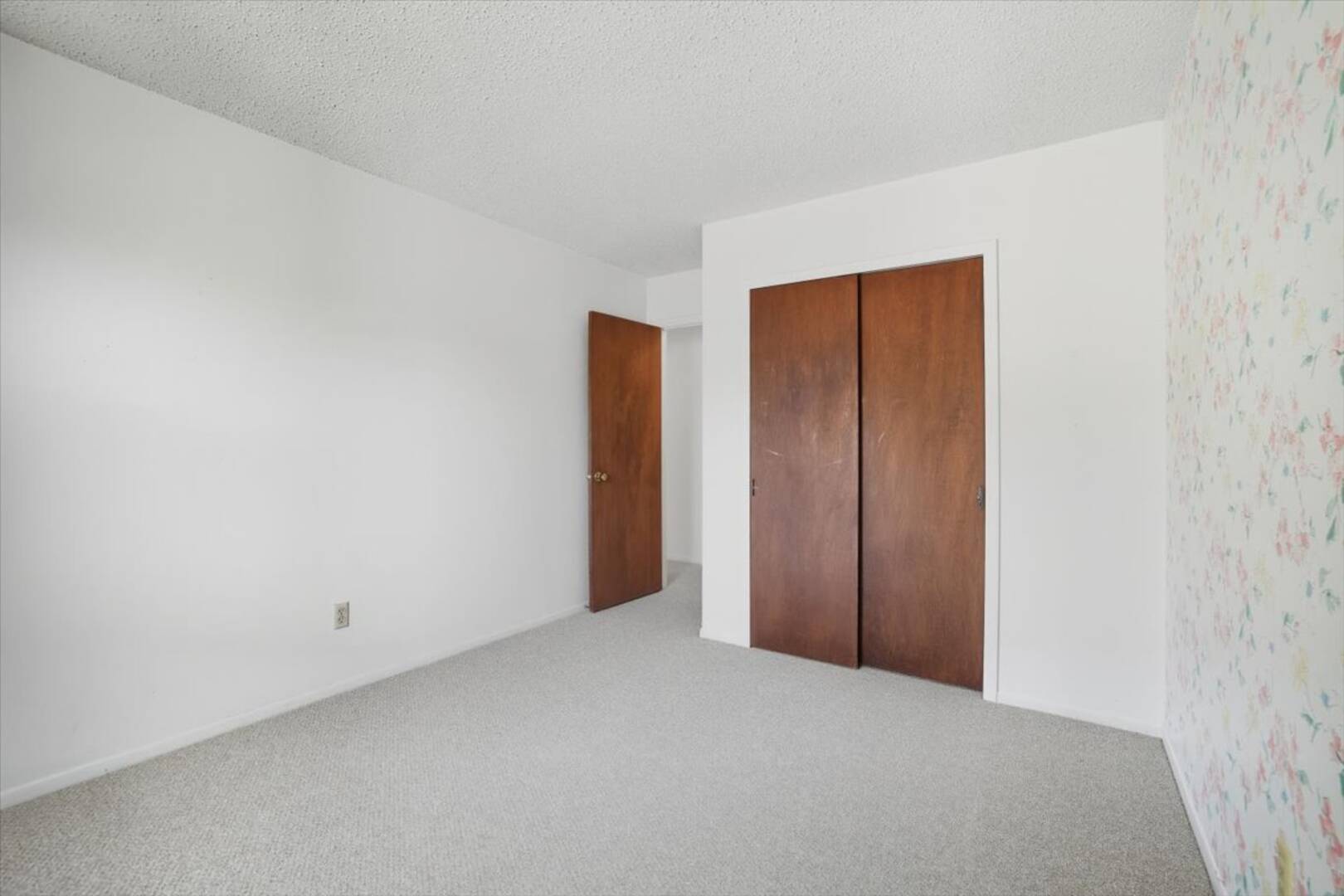 1735 Wooten Road Colorado Springs, CO 80915