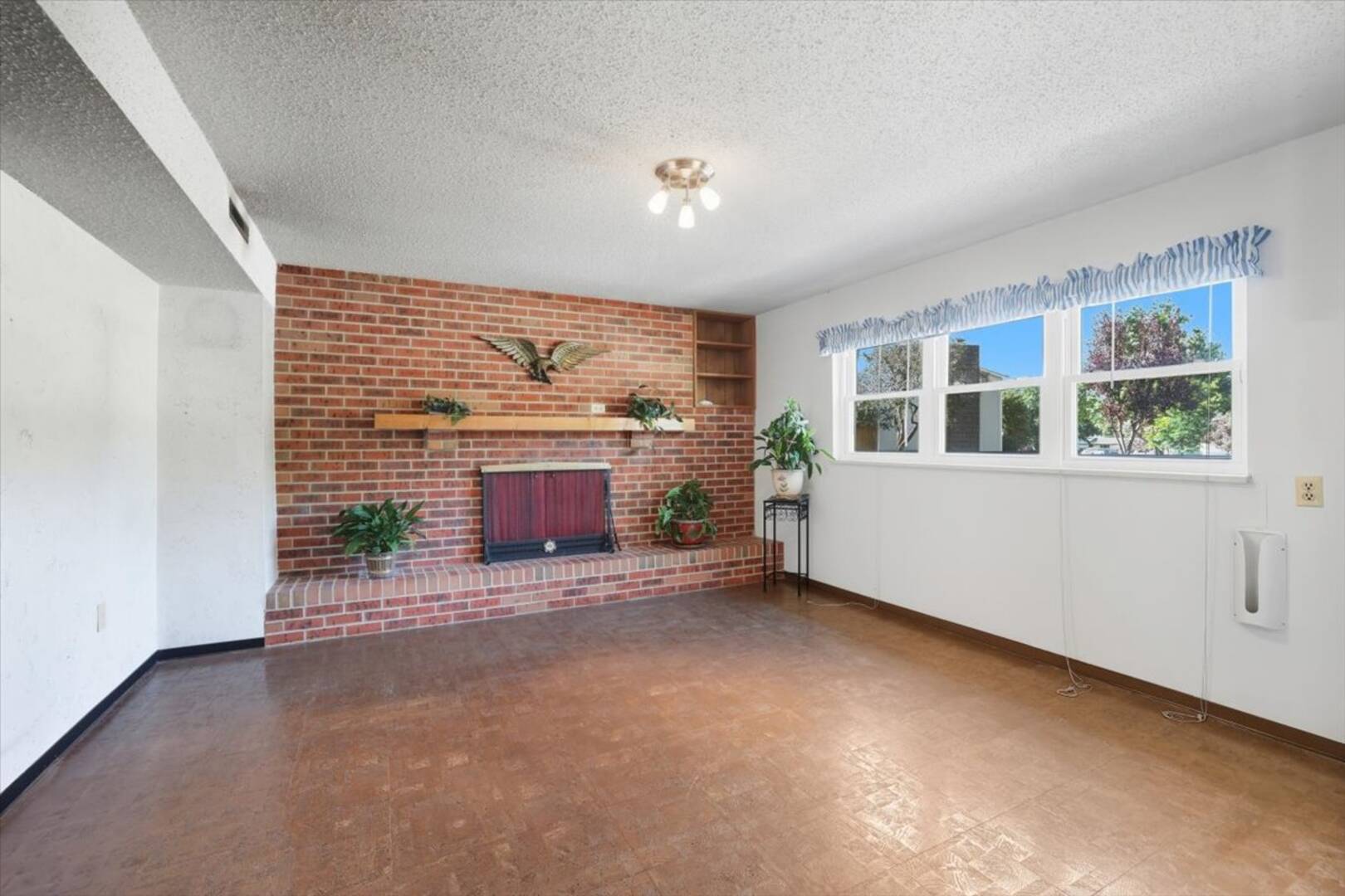 1735 Wooten Road Colorado Springs, CO 80915