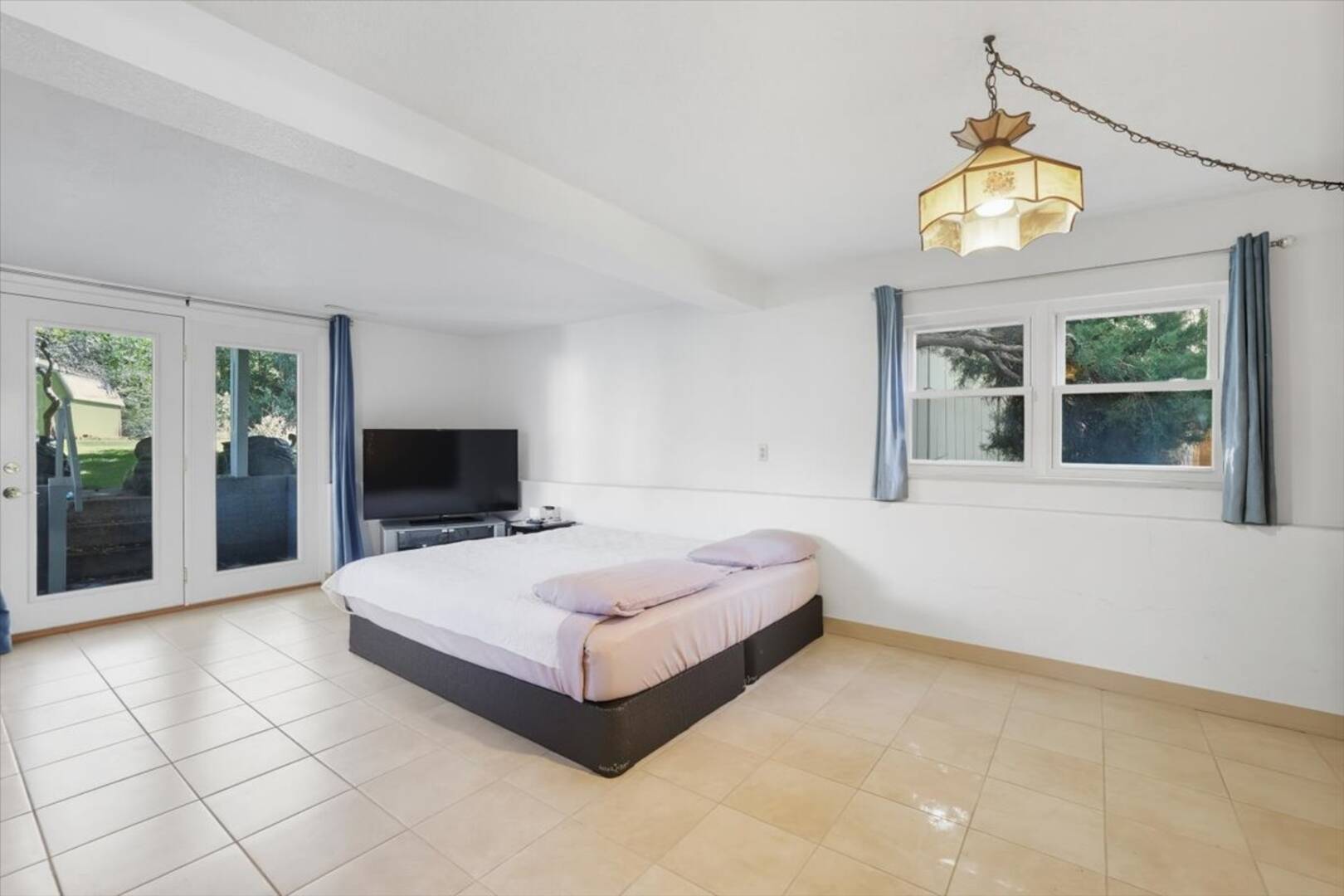 1735 Wooten Road Colorado Springs, CO 80915