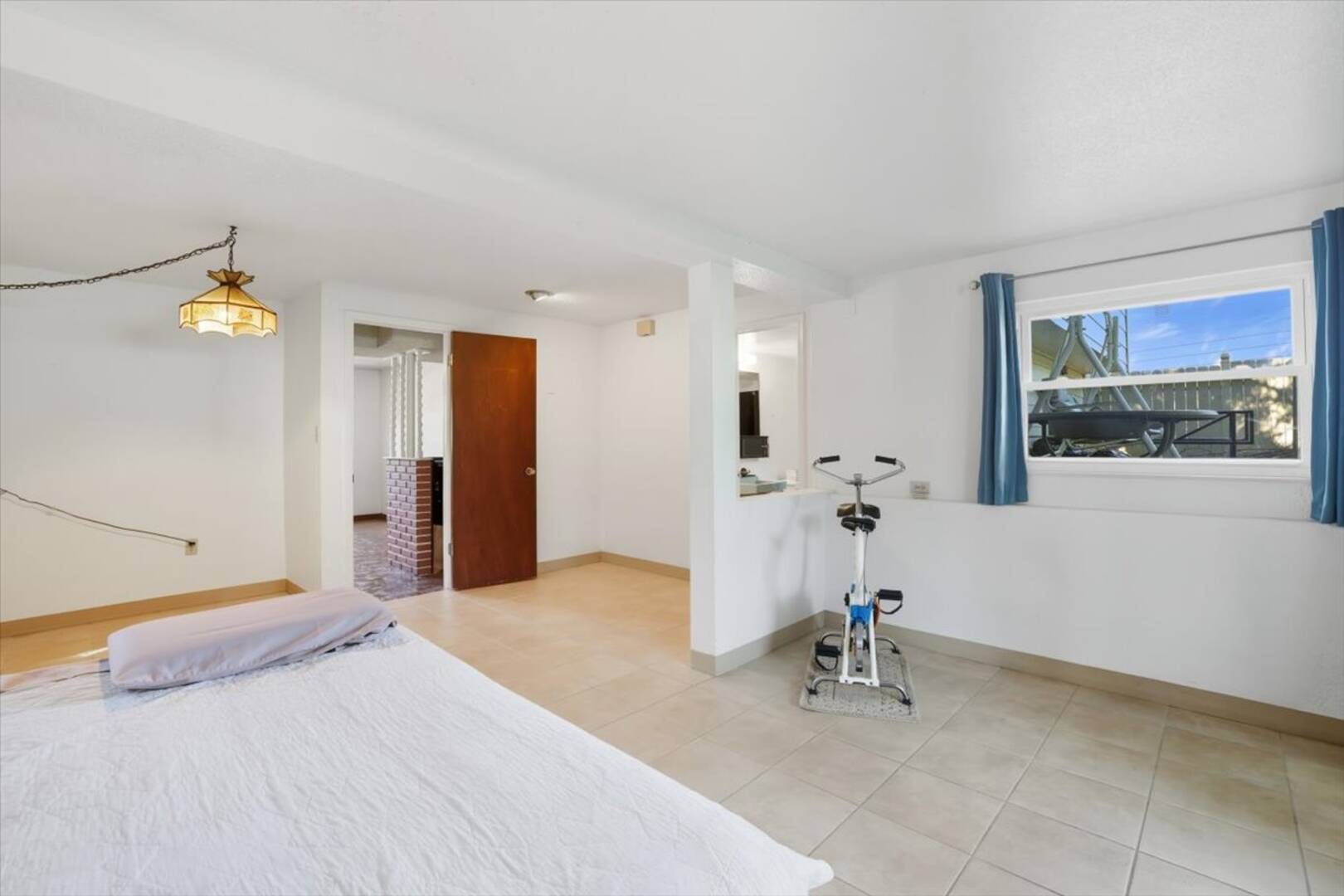 1735 Wooten Road Colorado Springs, CO 80915
