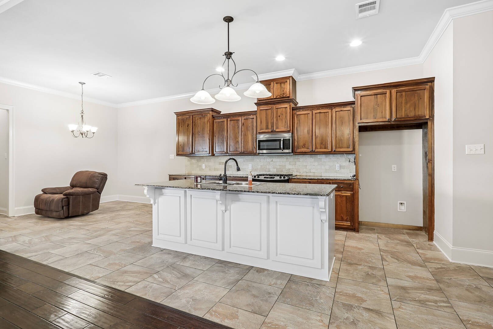 8127 Valencia Ct Baton Rouge, LA 70820