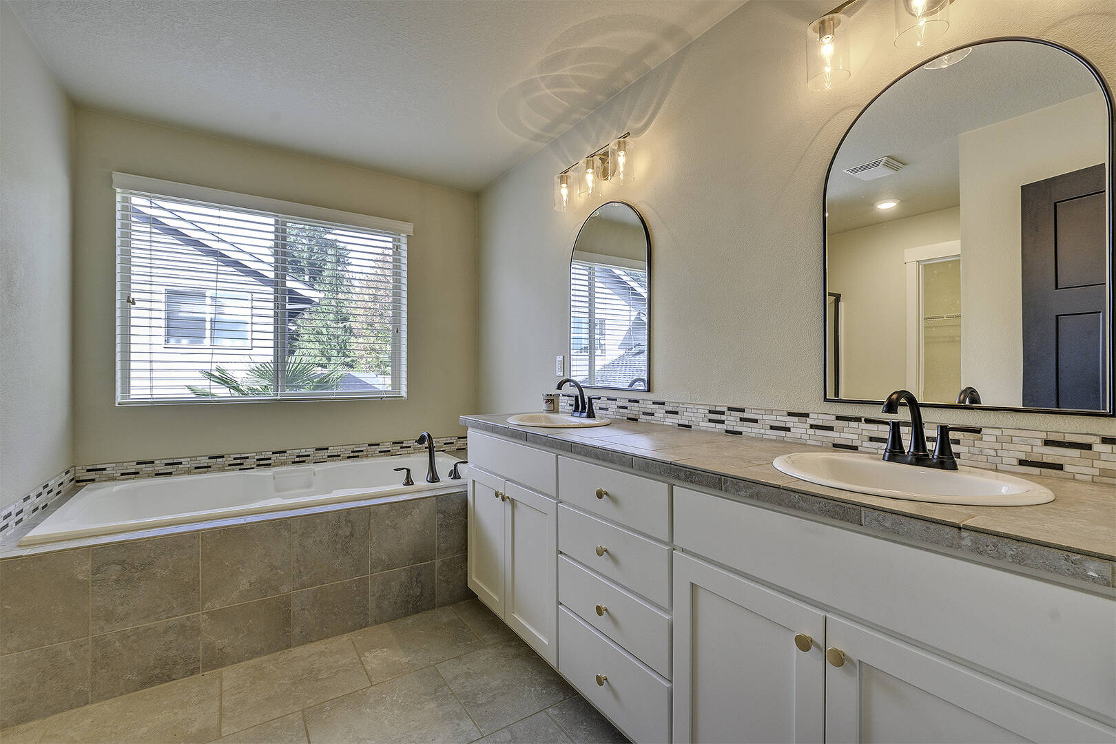 13255 SW Hazelcrest Way Tigard, OR 97224