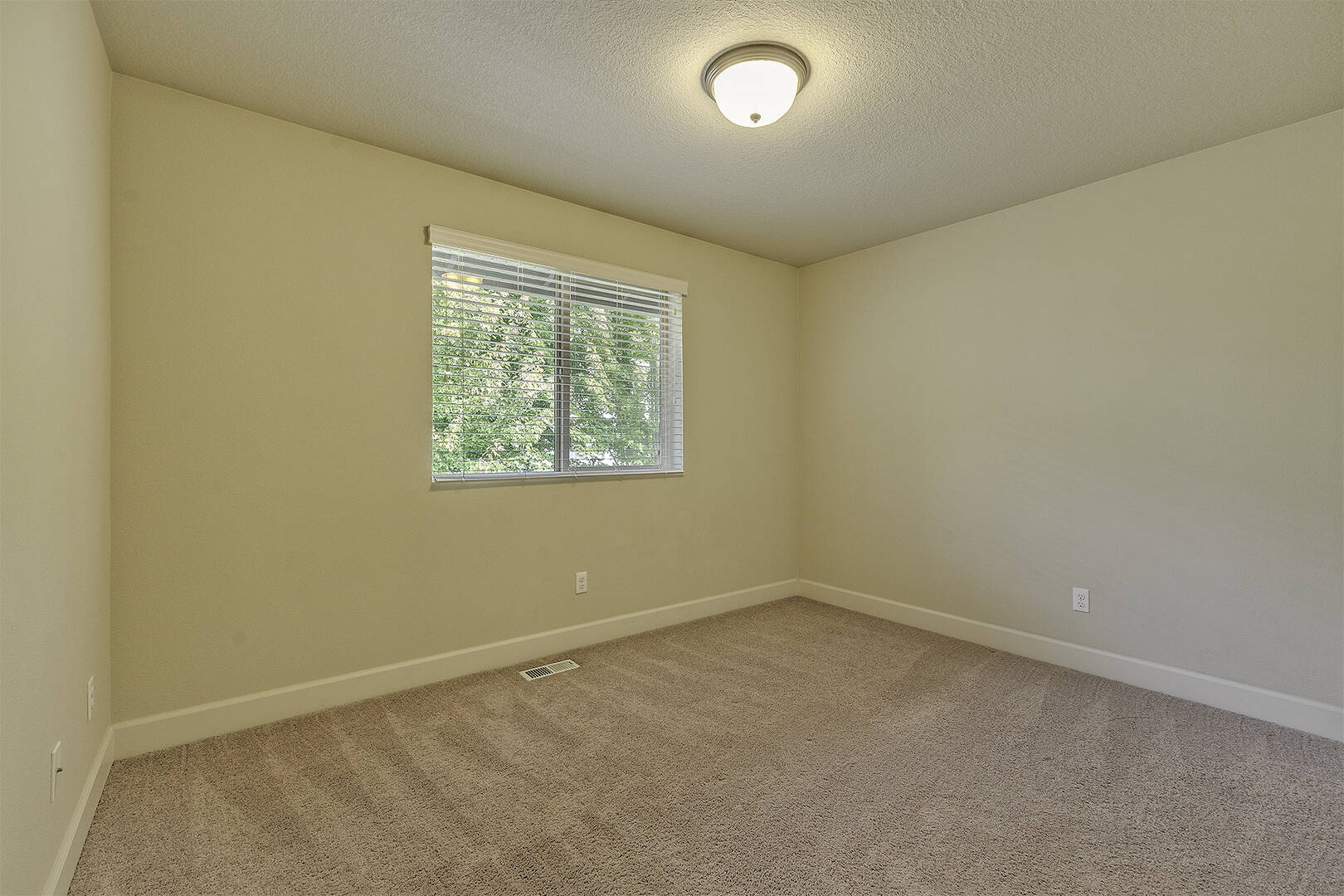 13255 SW Hazelcrest Way Tigard, OR 97224