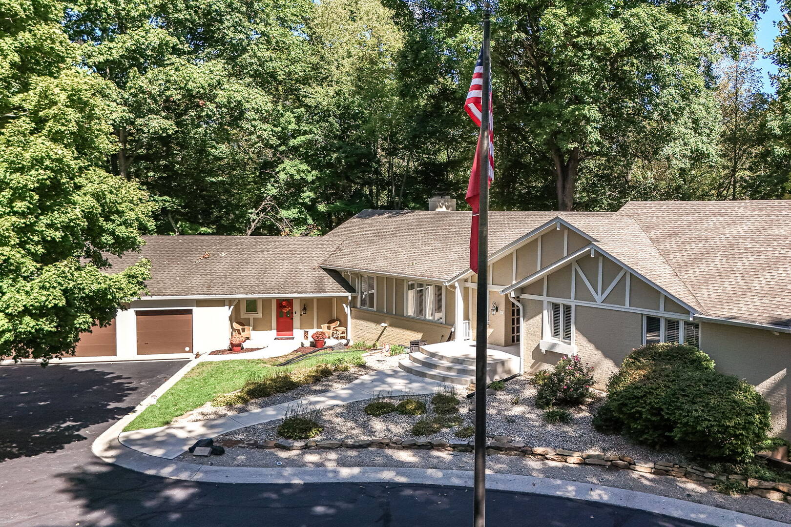 8215 Sunray Ct., Indianapolis, IN 46278