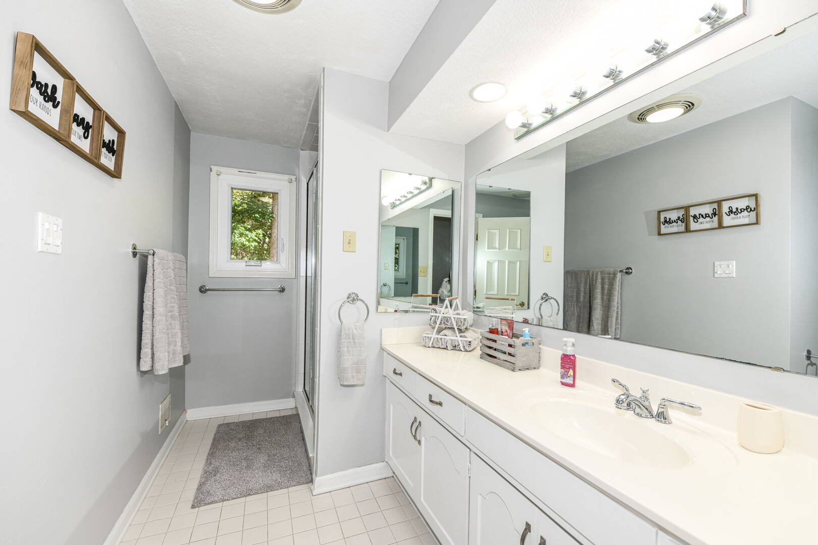 8215 Sunray Ct., Indianapolis, IN 46278