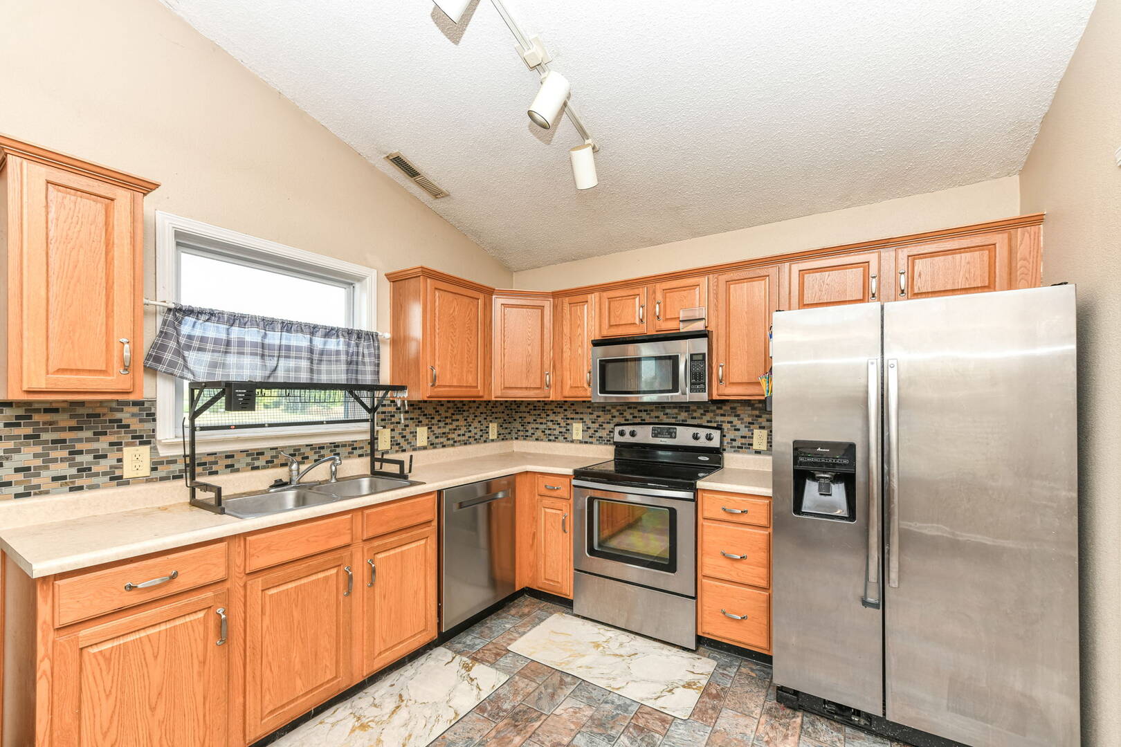 9674 W. Lantern Ln. Pendleton, IN 46064