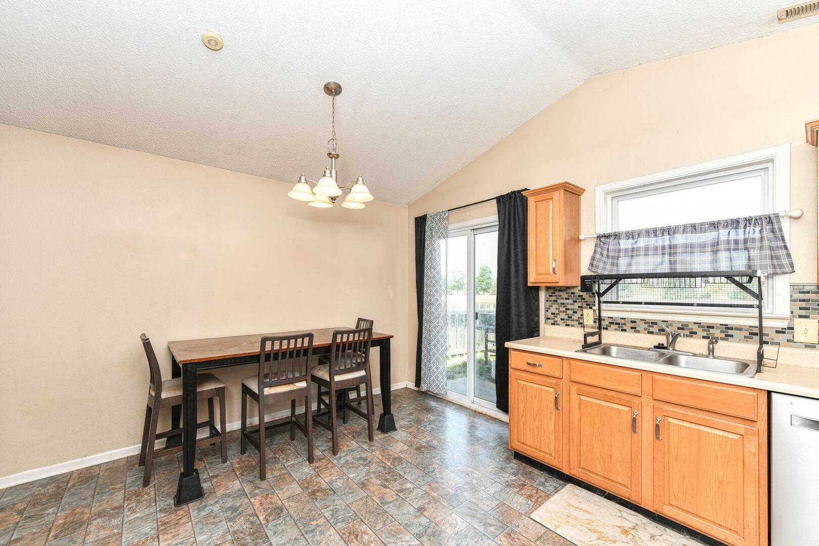 9674 W. Lantern Ln. Pendleton, IN 46064