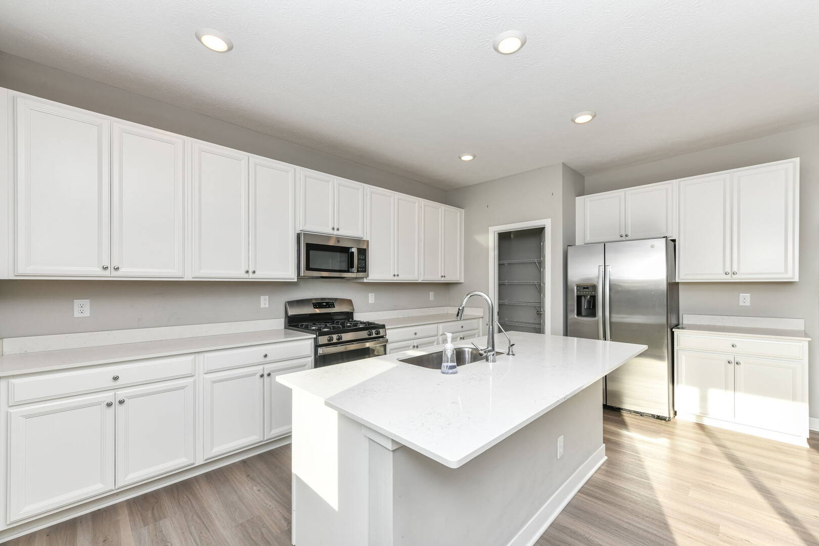 2646 Grassy Branch Dr. Whitestown, IN 46075