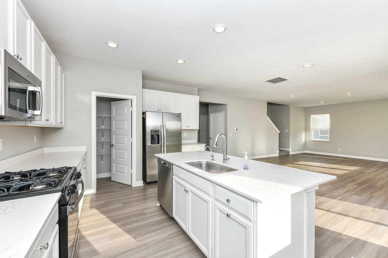 2646 Grassy Branch Dr. Whitestown, IN 46075