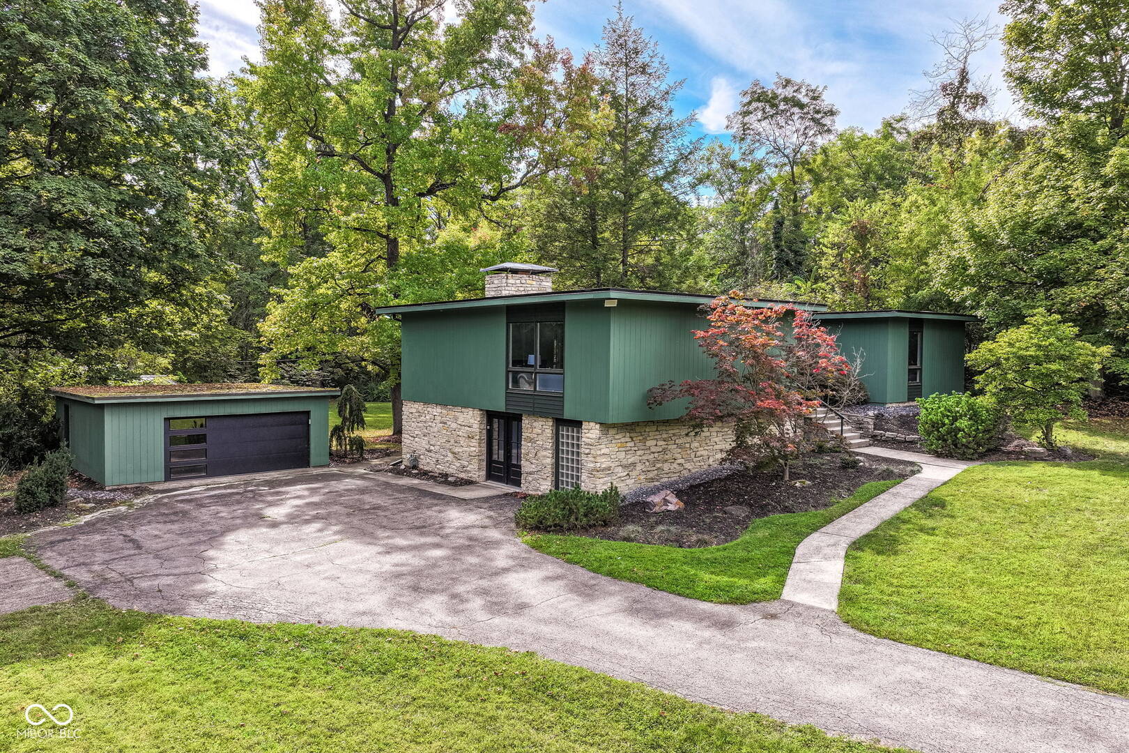 3737 E 71st St Indianapolis, IN 46220