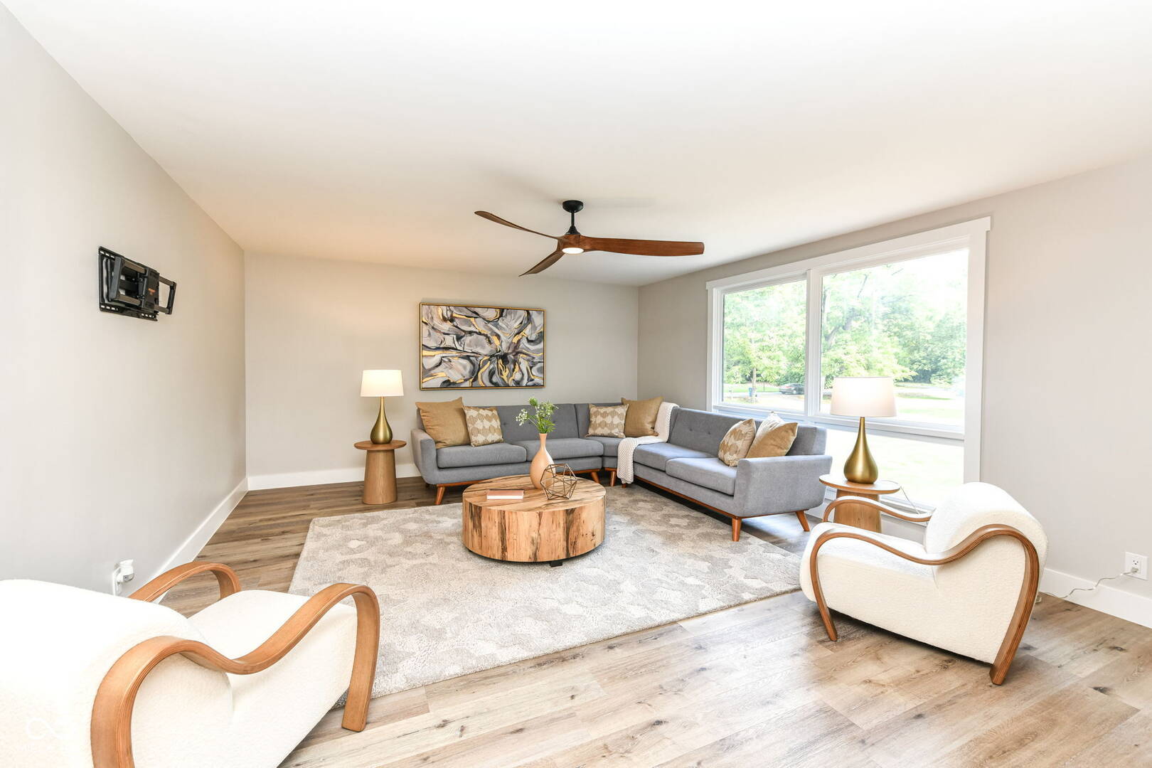 3737 E 71st St Indianapolis, IN 46220
