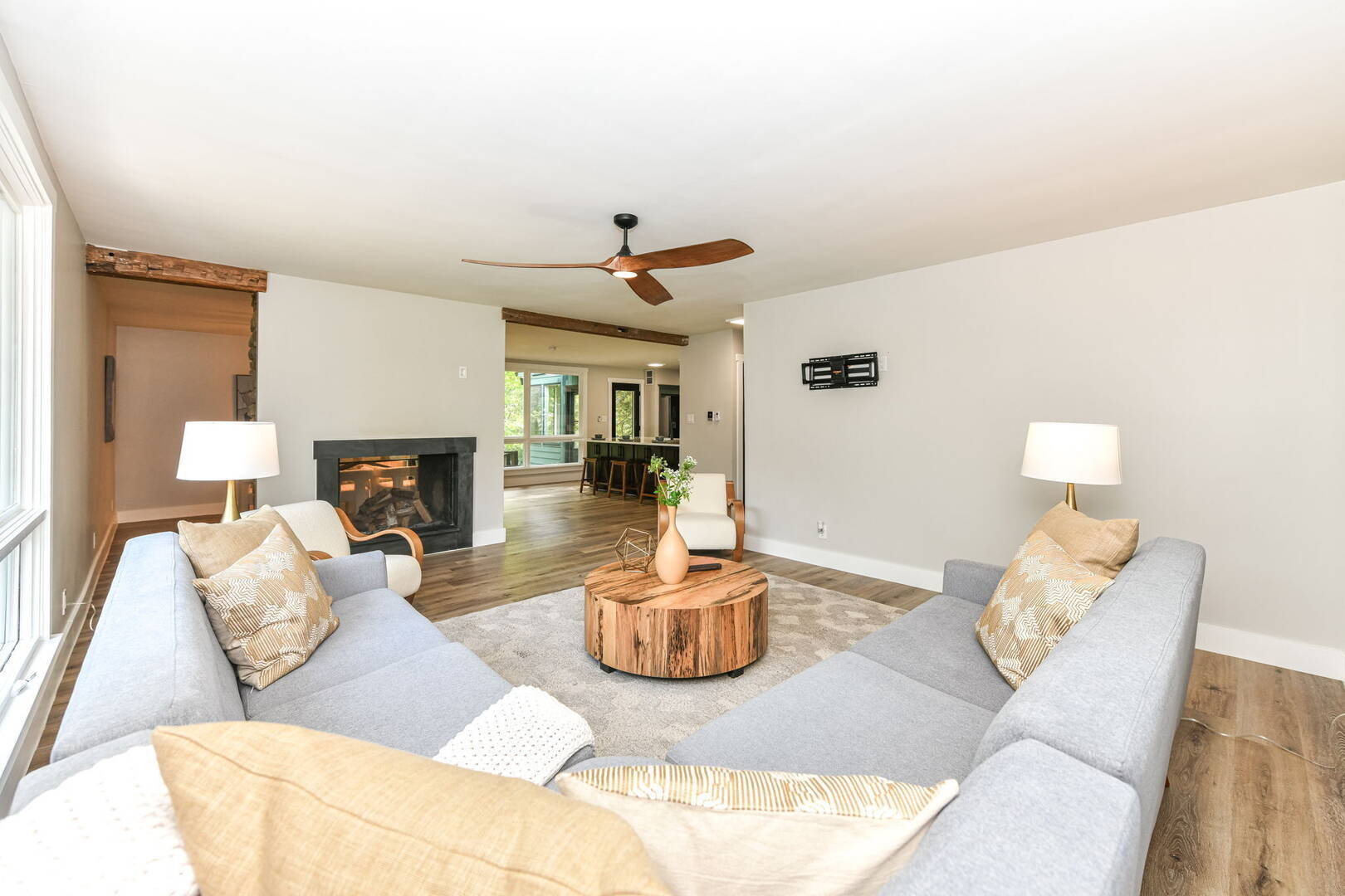 3737 E 71st St Indianapolis, IN 46220