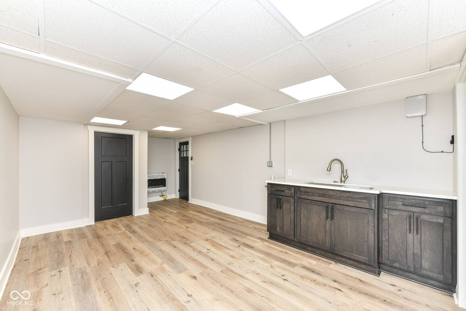 3737 E 71st St Indianapolis, IN 46220