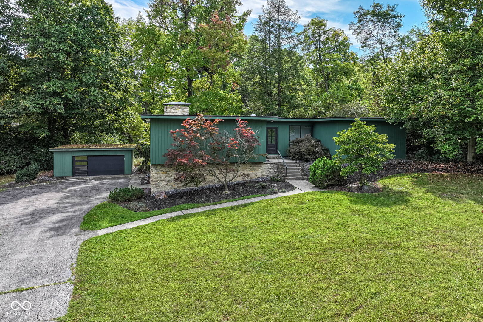 3737 E 71st St Indianapolis, IN 46220