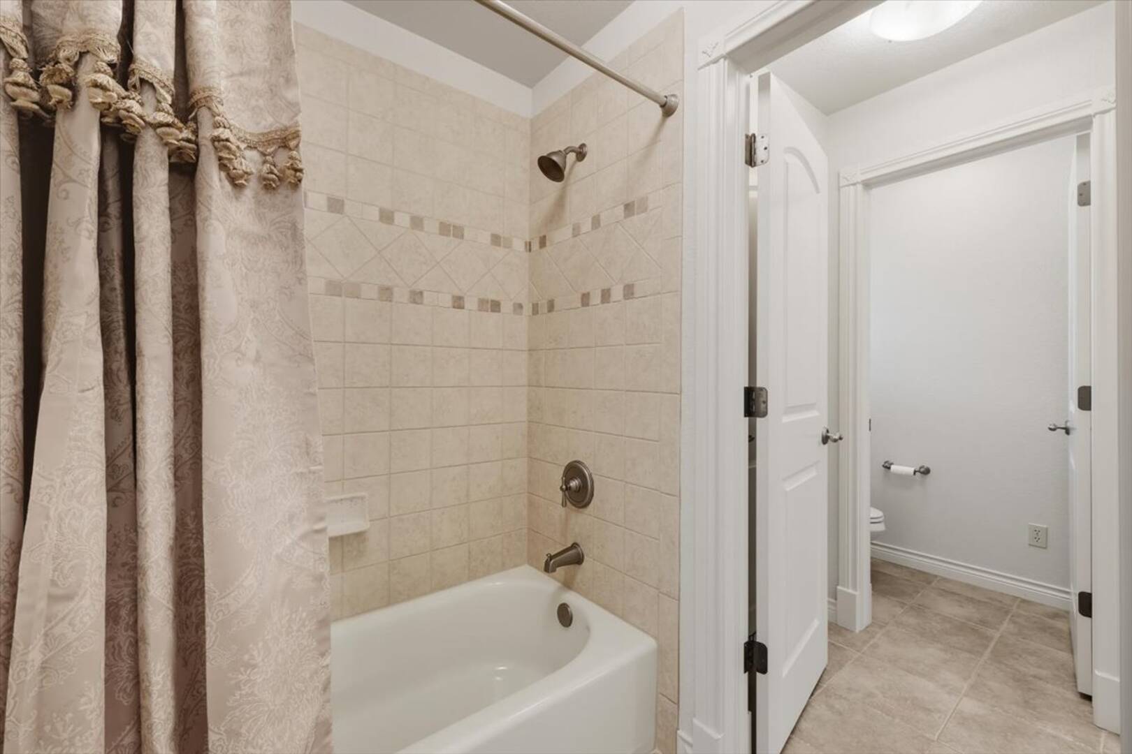 7615 Winding Oaks Drive  Colorado Springs, CO 80919