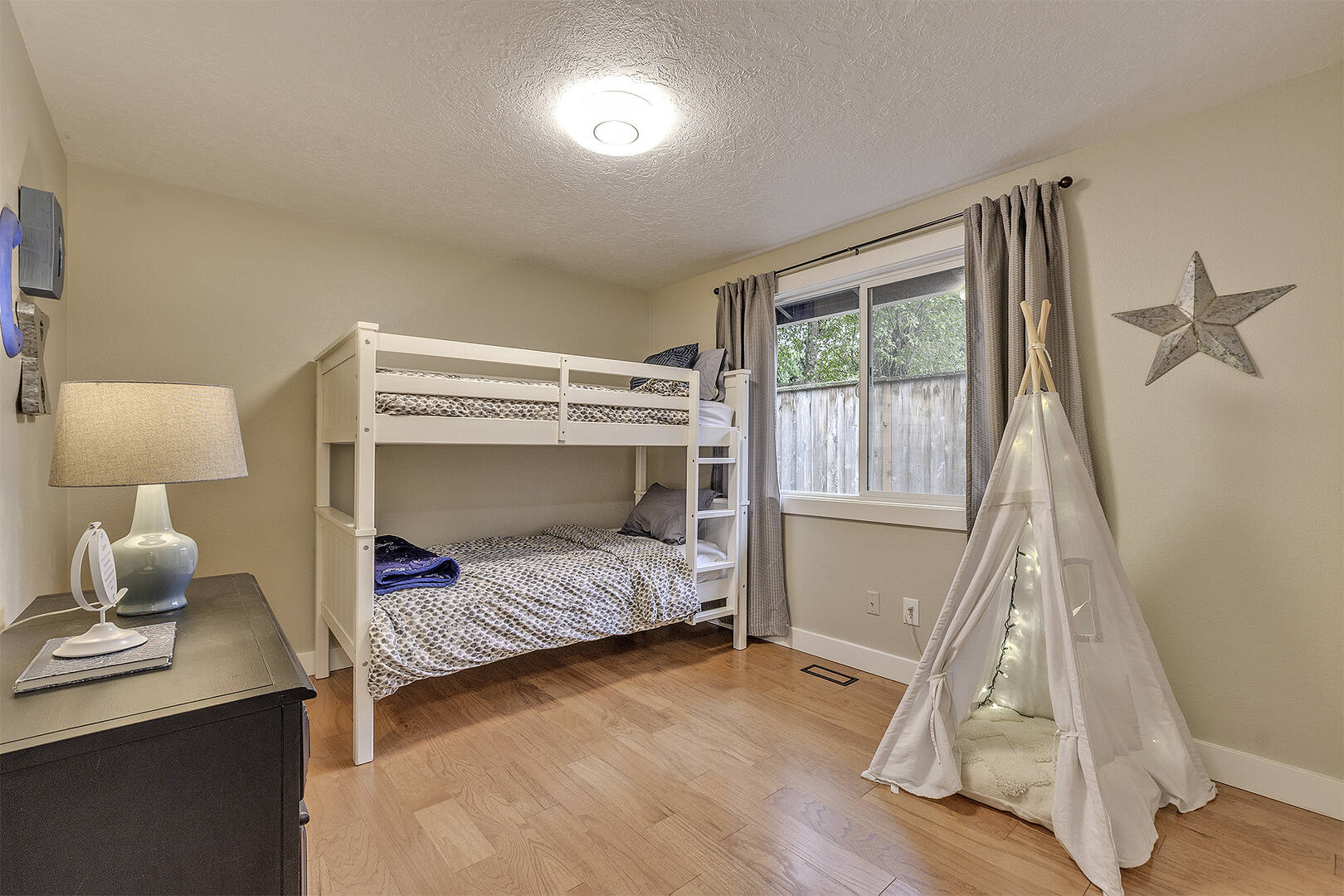 2200 SE Willow Ct Hillsboro, OR 97123