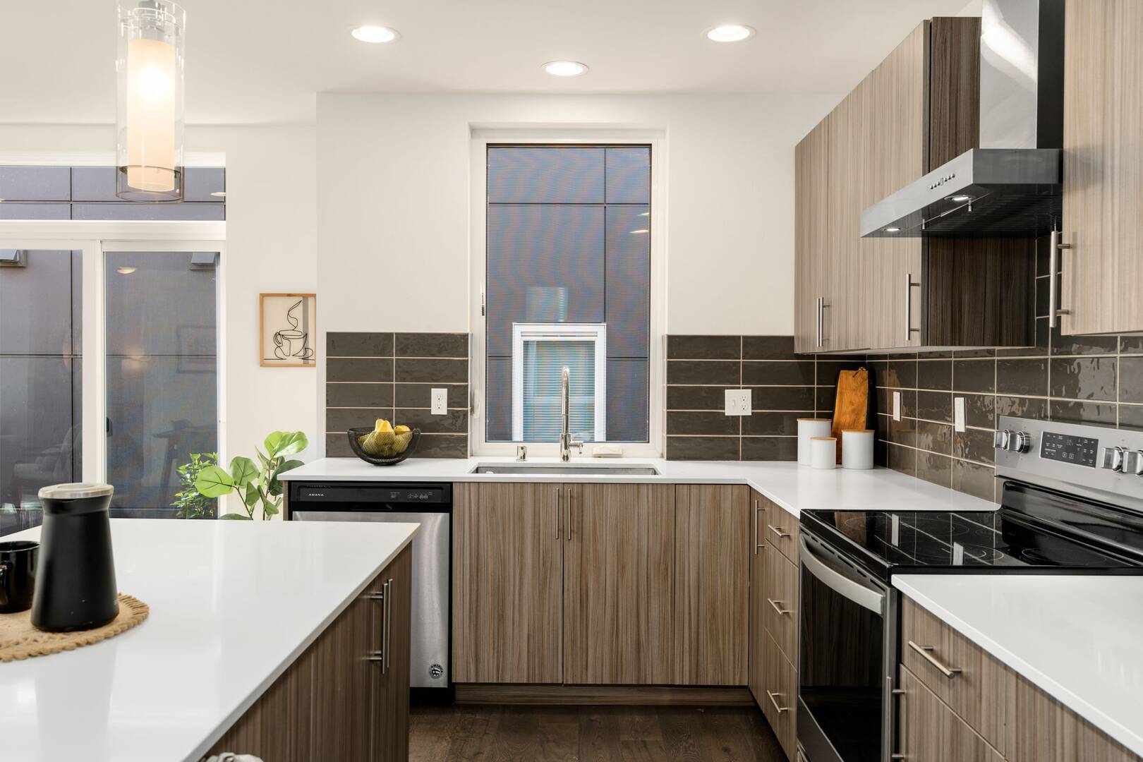 6012 S. 127th Lane Seattle, WA 98178
