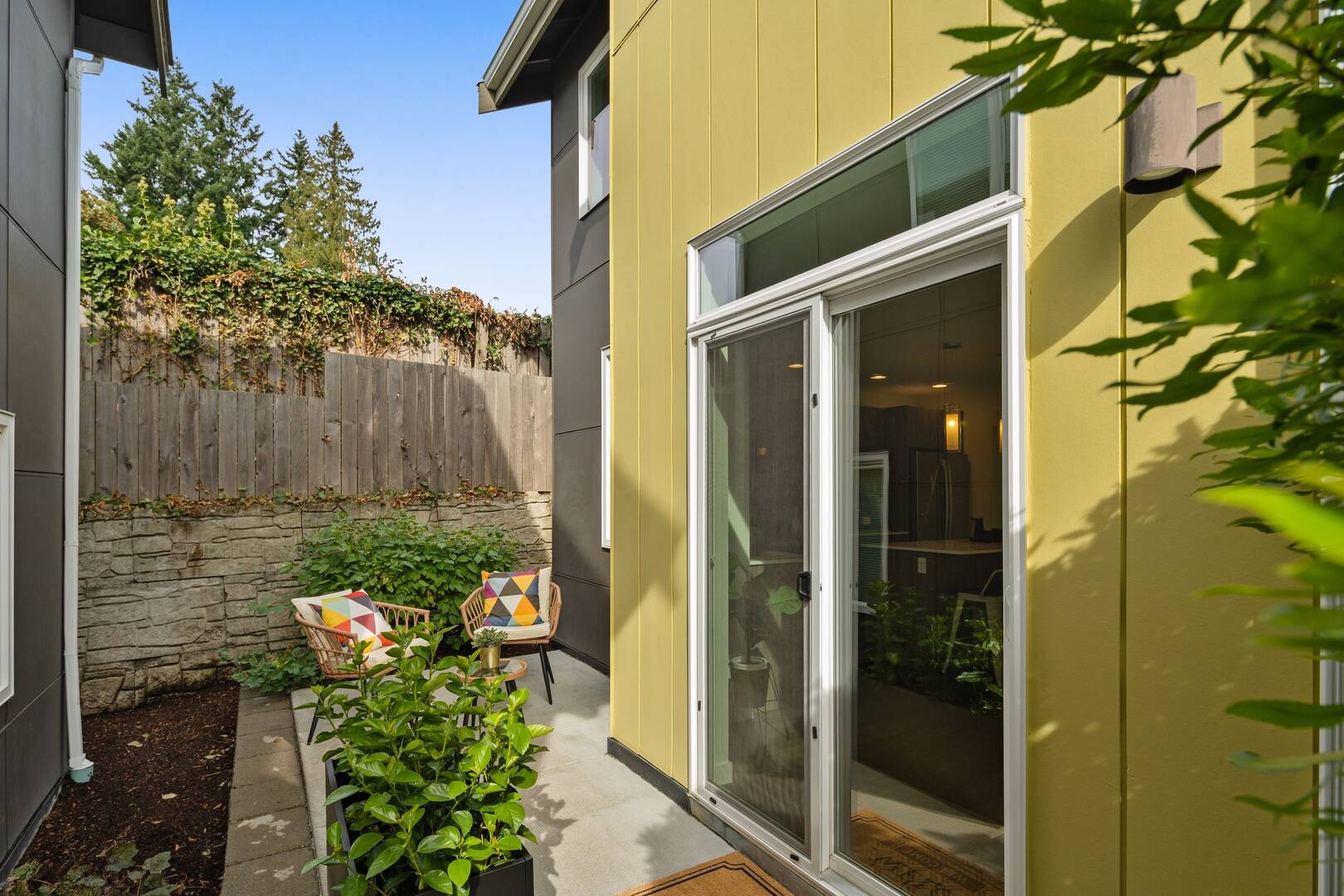 6012 S. 127th Lane Seattle, WA 98178